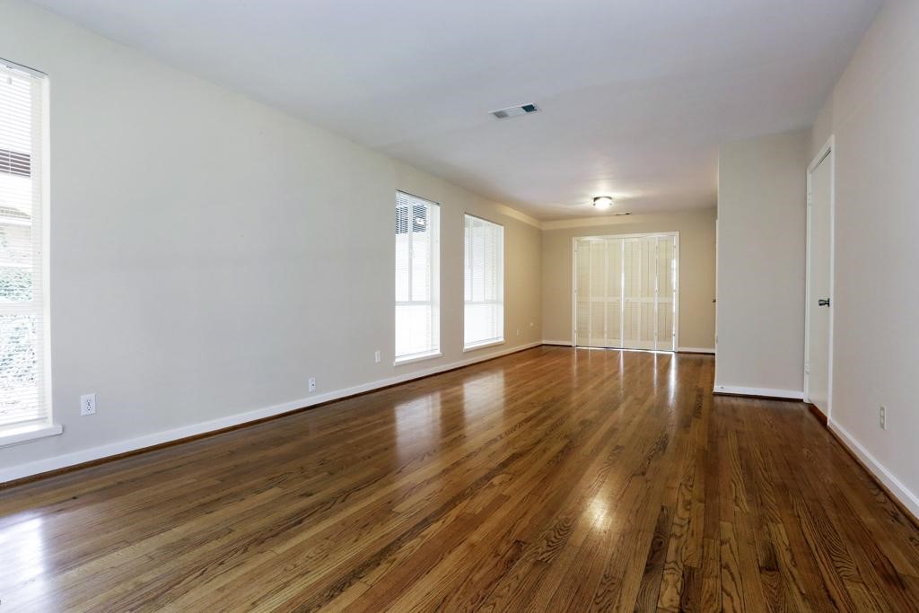 2102 Sheridan Street Property Photo 3