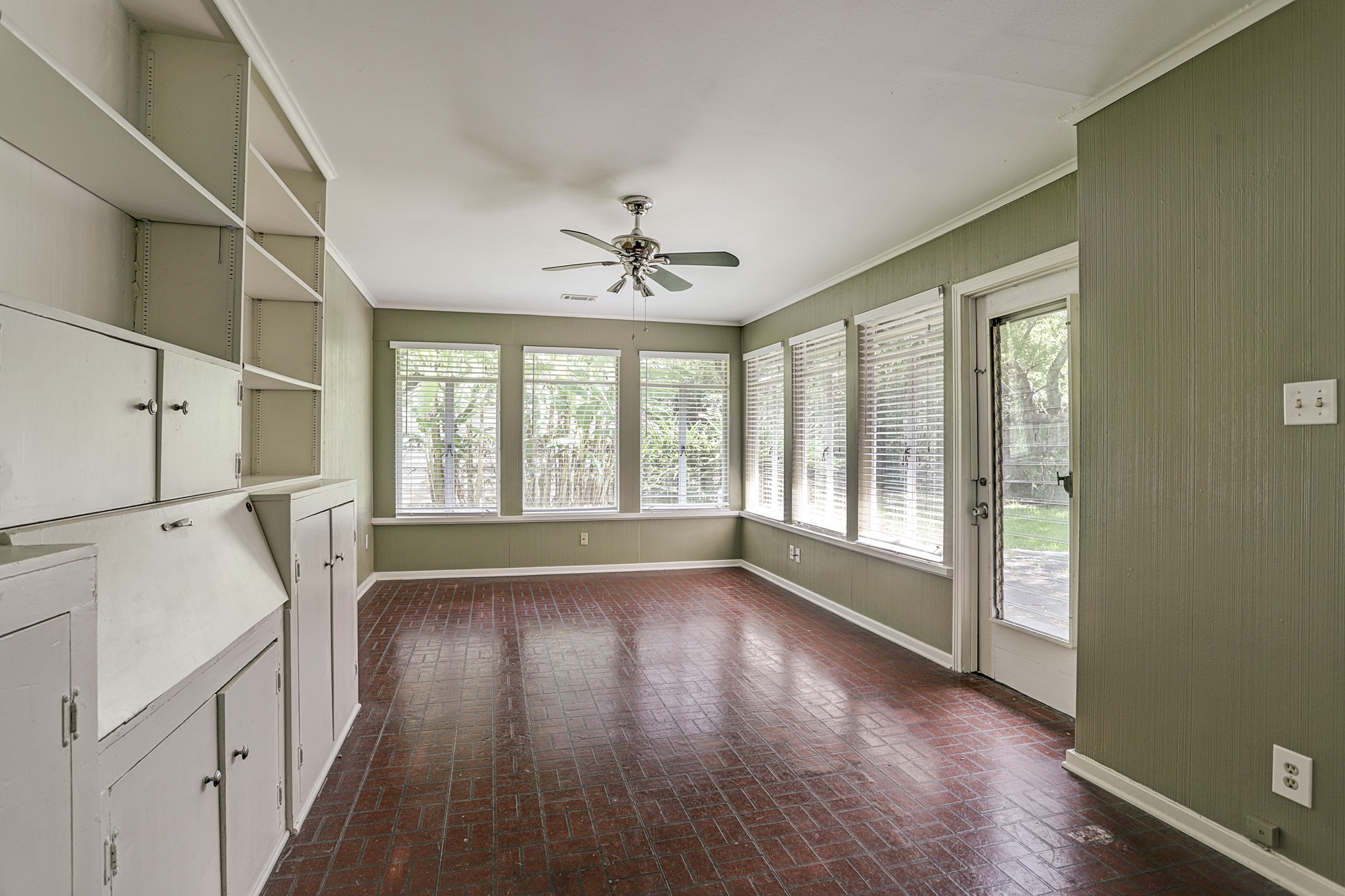 2102 Sheridan Street Property Photo 4