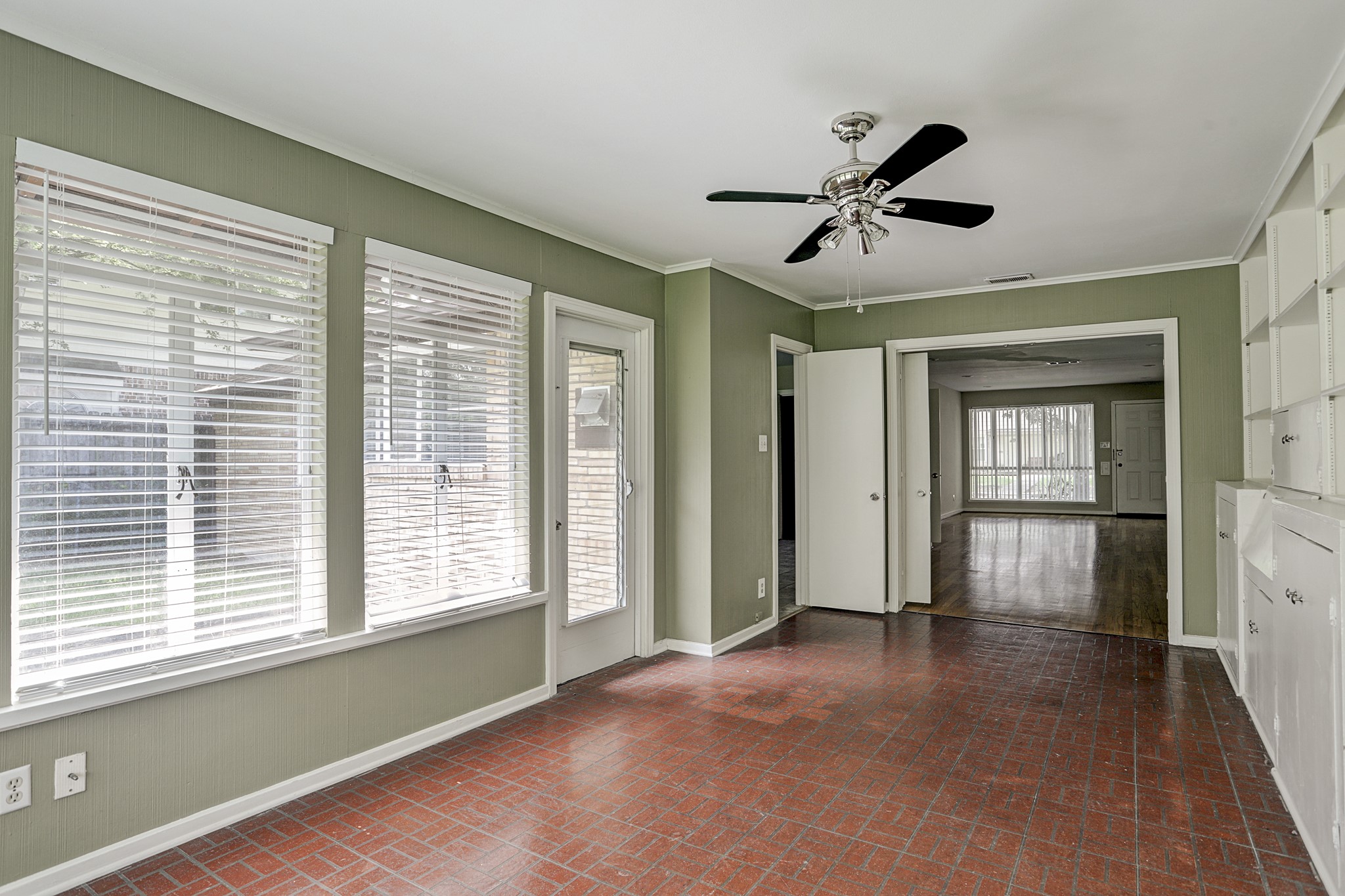 2102 Sheridan Street Property Photo 5