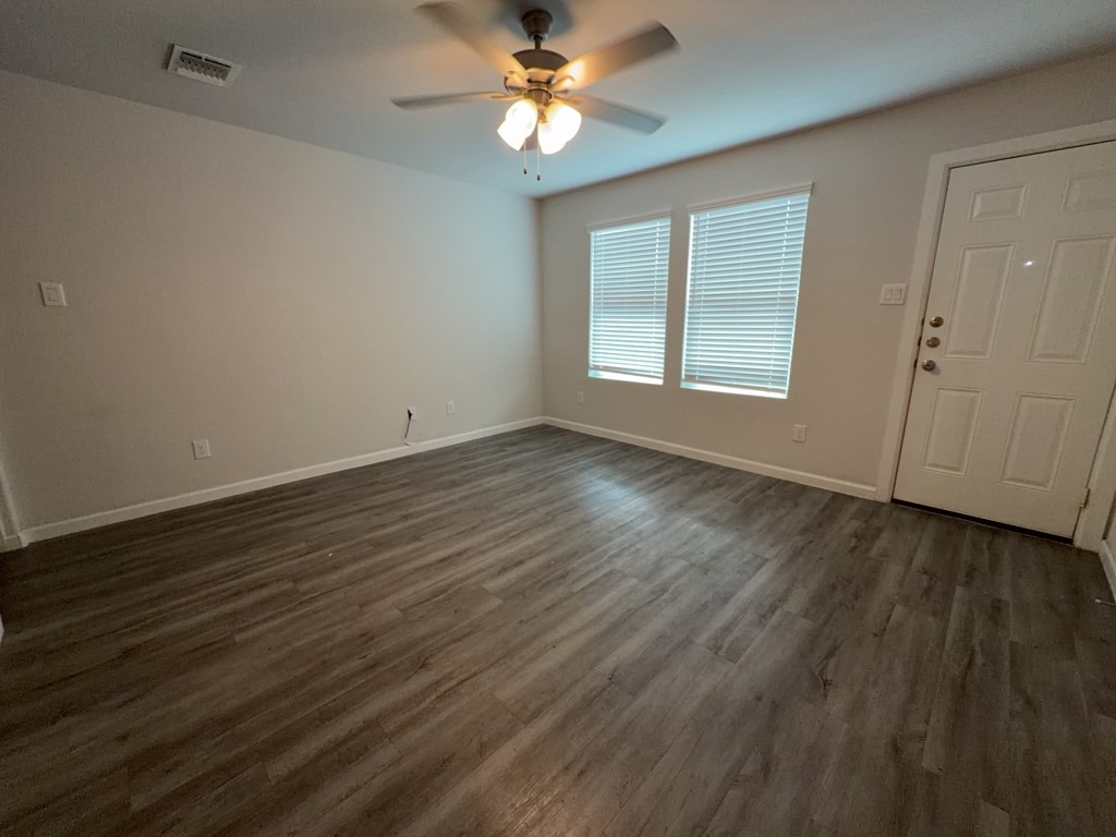 501 Hines Street B Property Photo 8