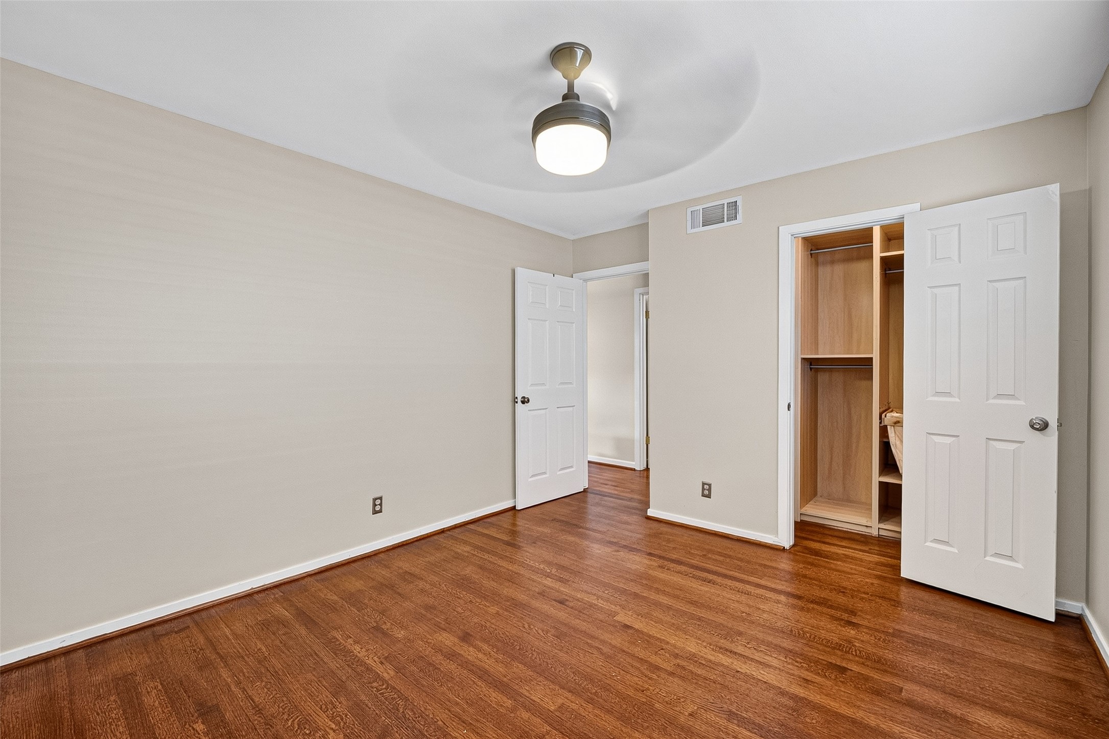 9650 Meadowcroft Drive Property Photo 31
