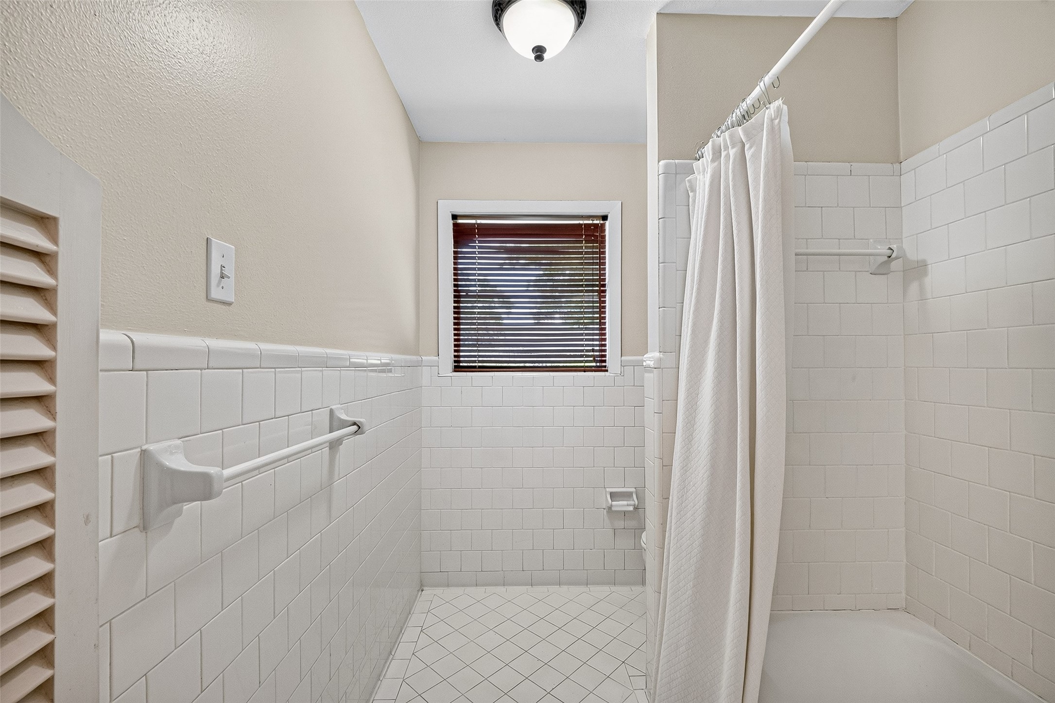 9650 Meadowcroft Drive Property Photo 33