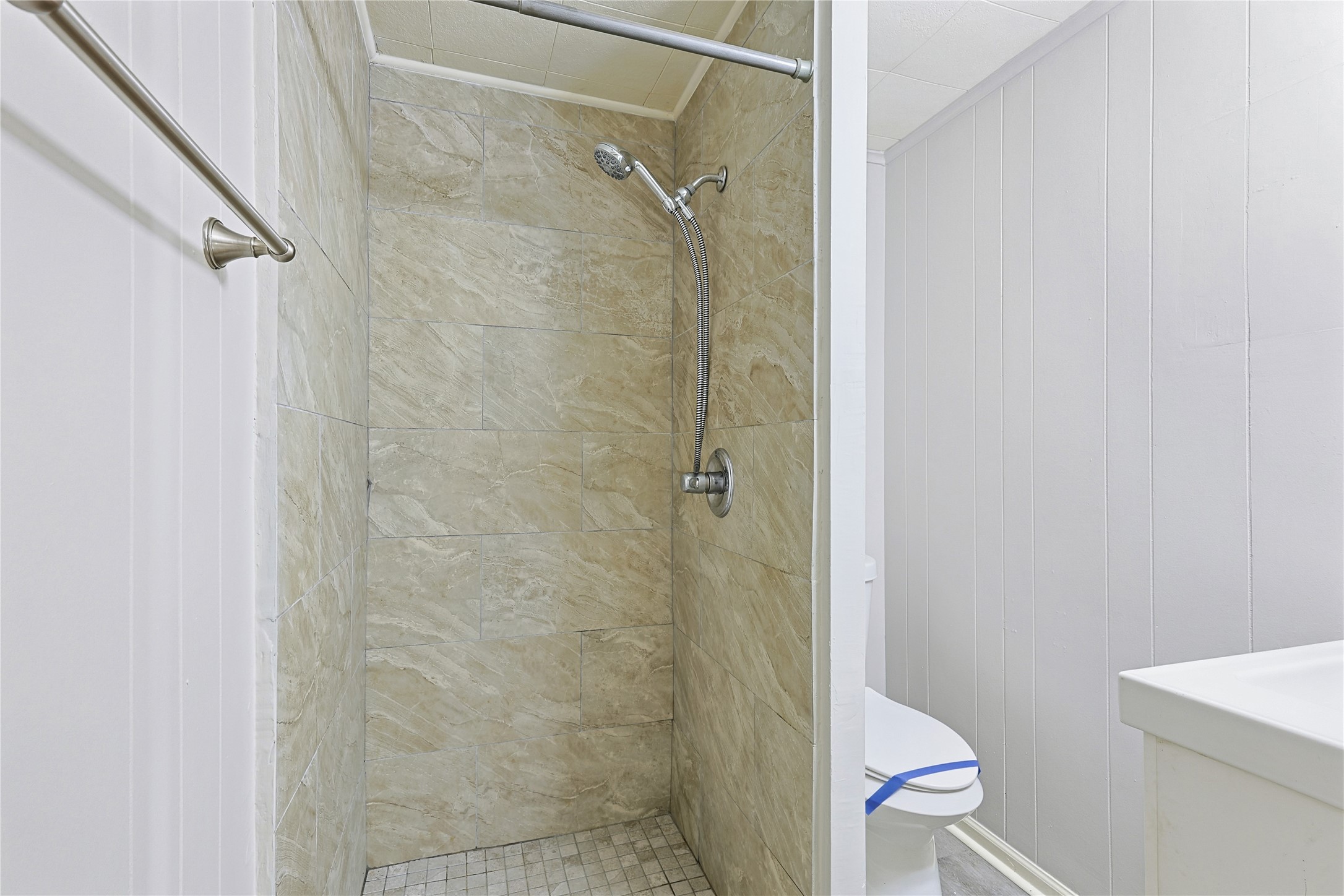 207 Farrer Street Property Photo 25