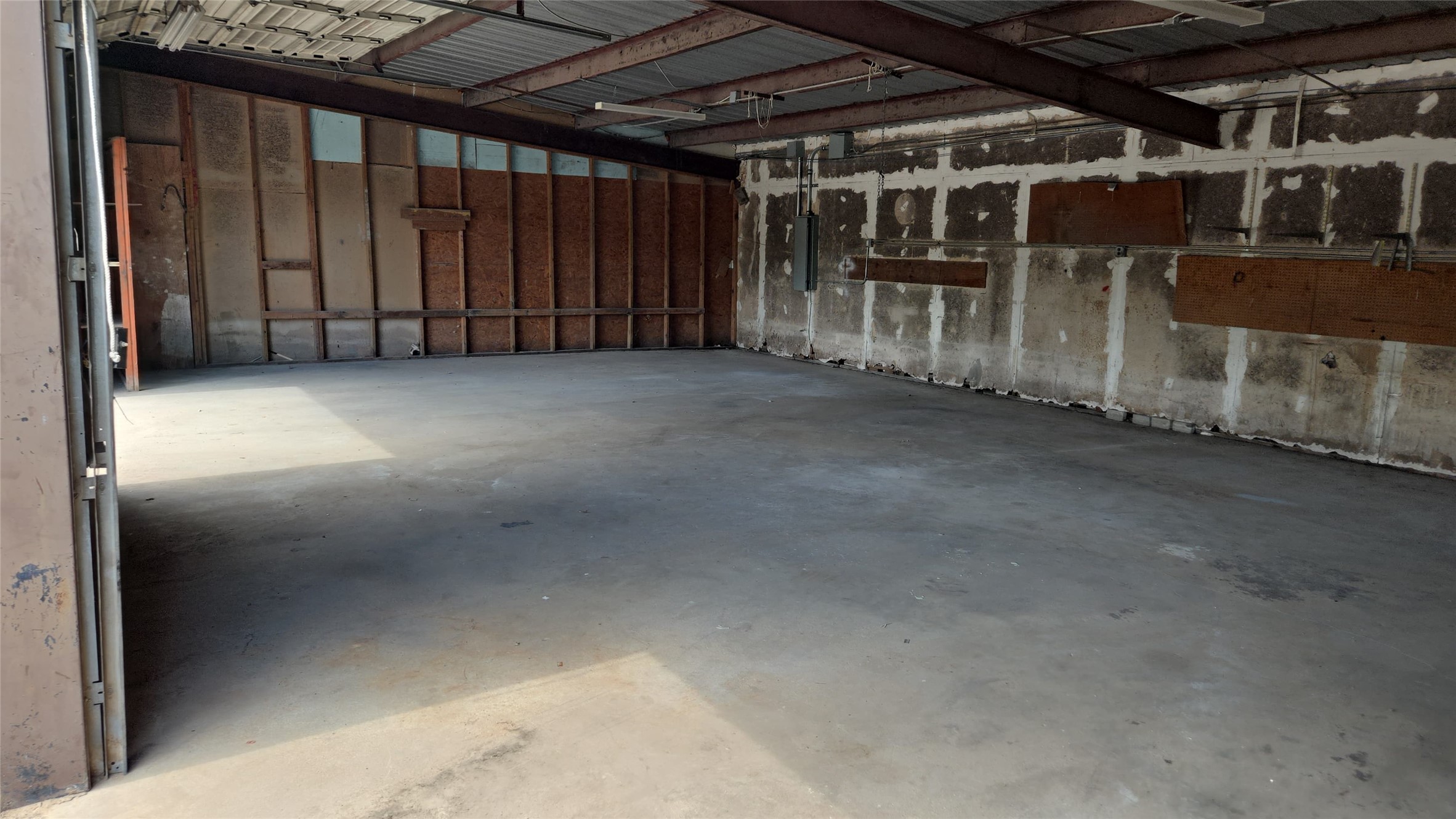1902 Charles Road Property Photo 4
