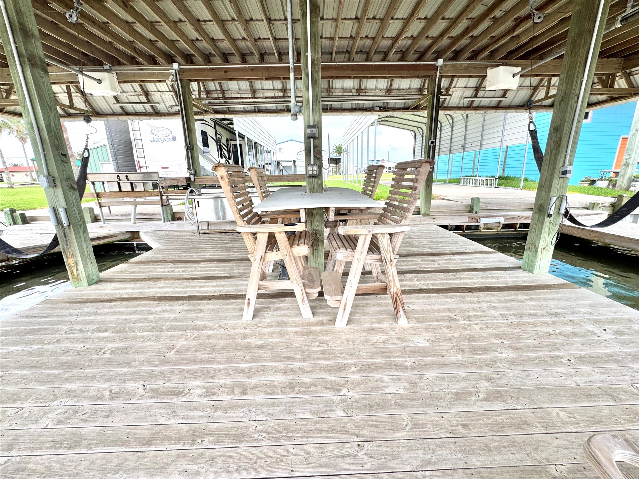1222 Island Boulevard Property Photo 1