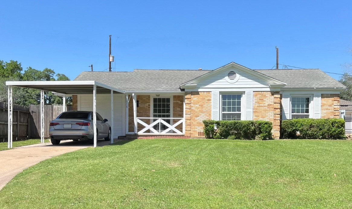 2218 2nd Street Property Photo 1
