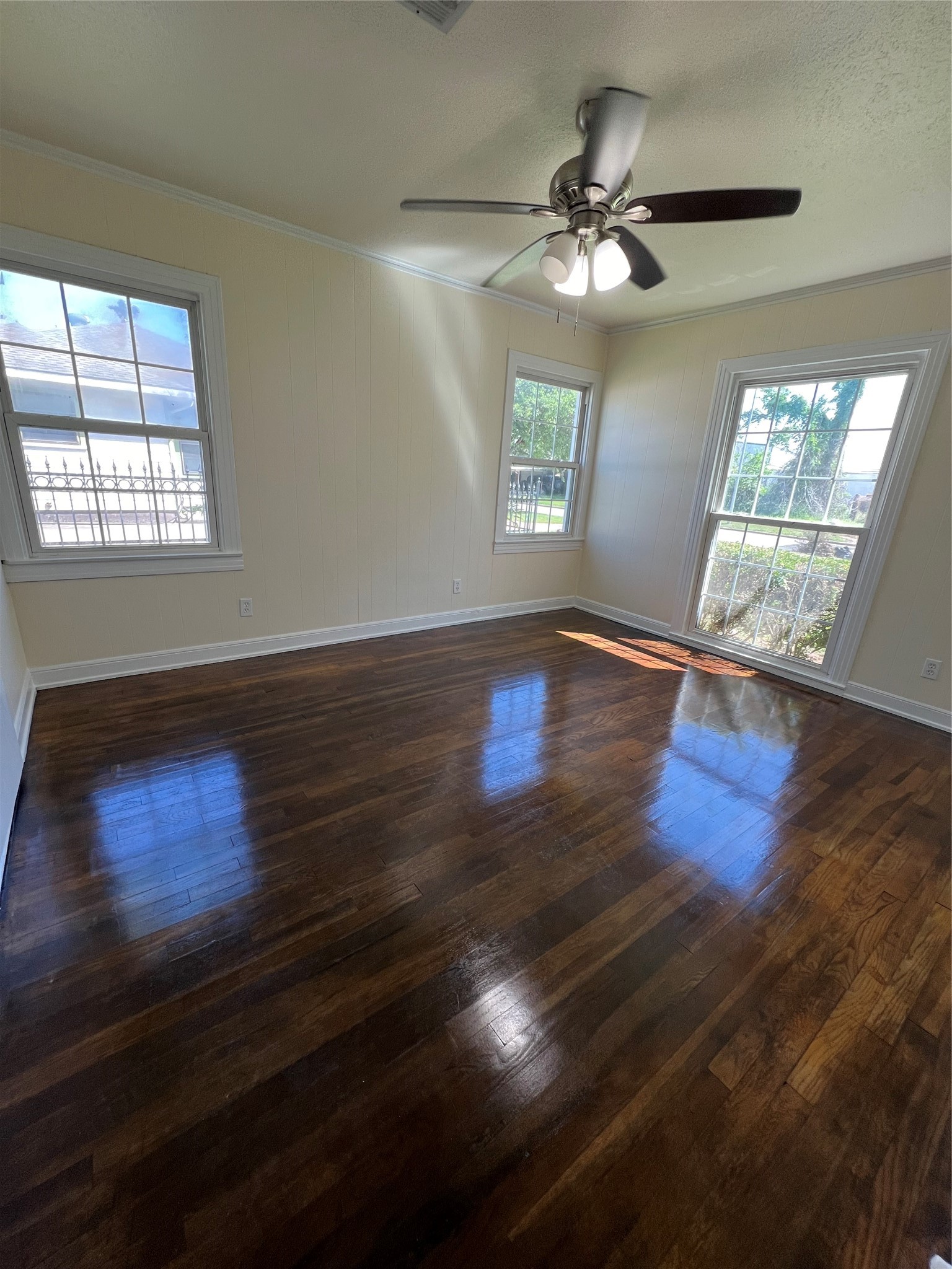 2218 2nd Street Property Photo 5