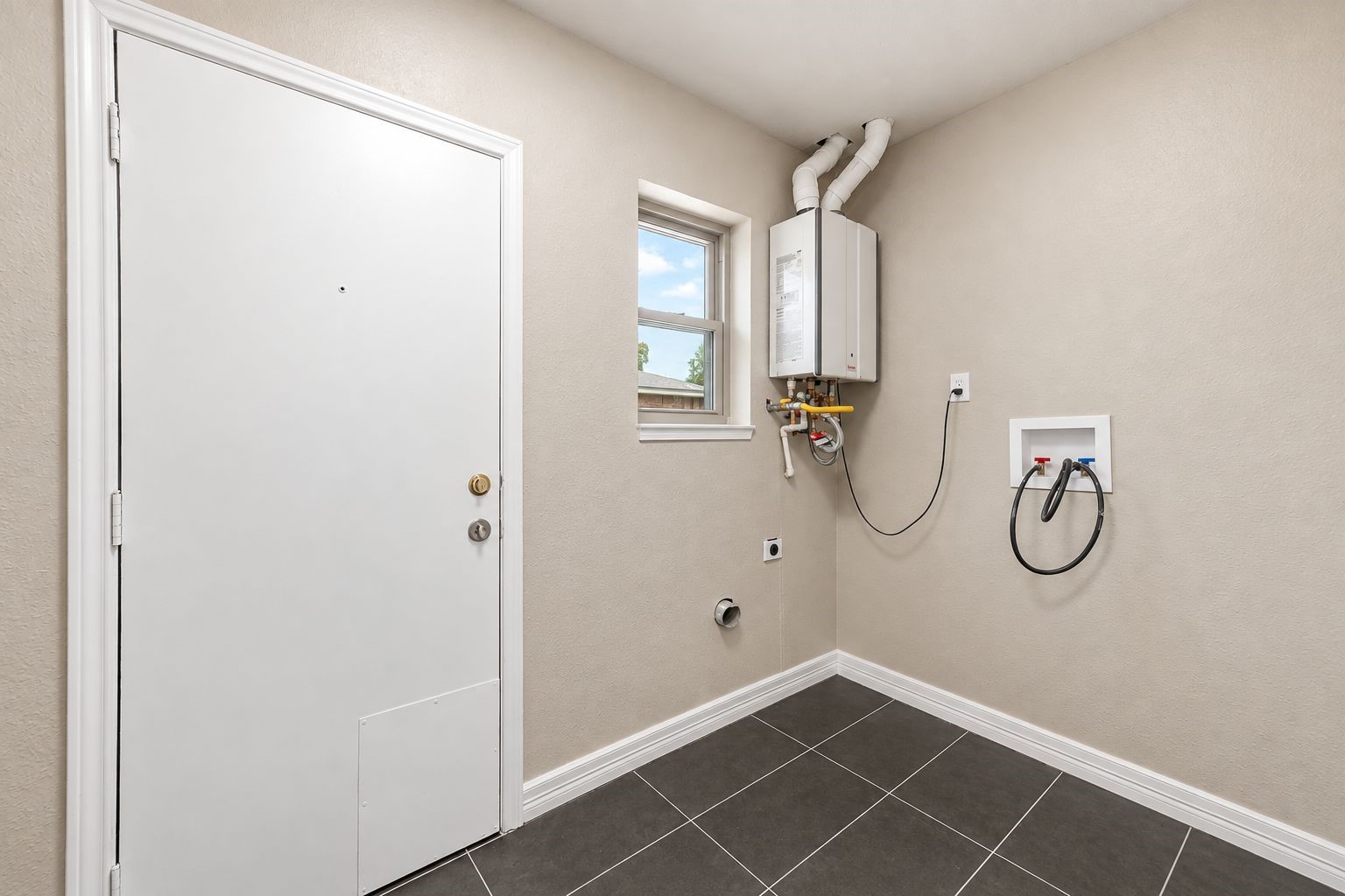 4705 Pine Street Property Photo 12