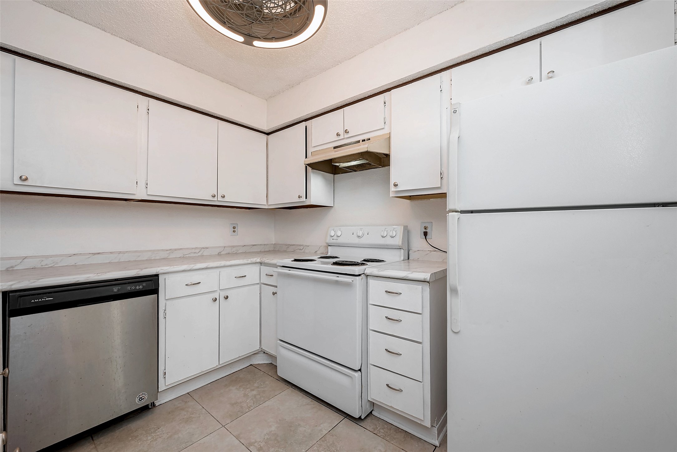 13002 Leader Street 903 Property Photo 12