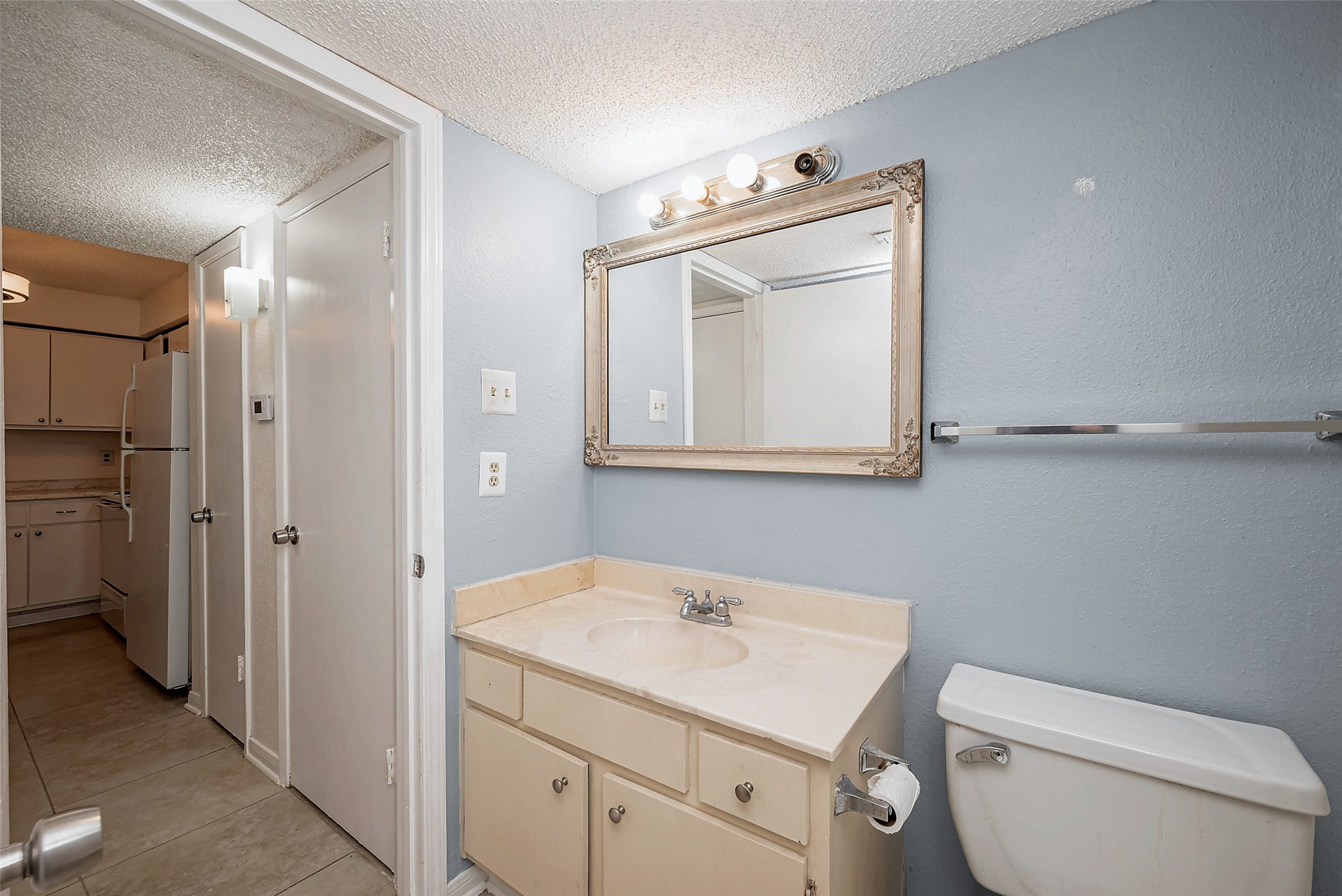 13002 Leader Street 903 Property Photo 20