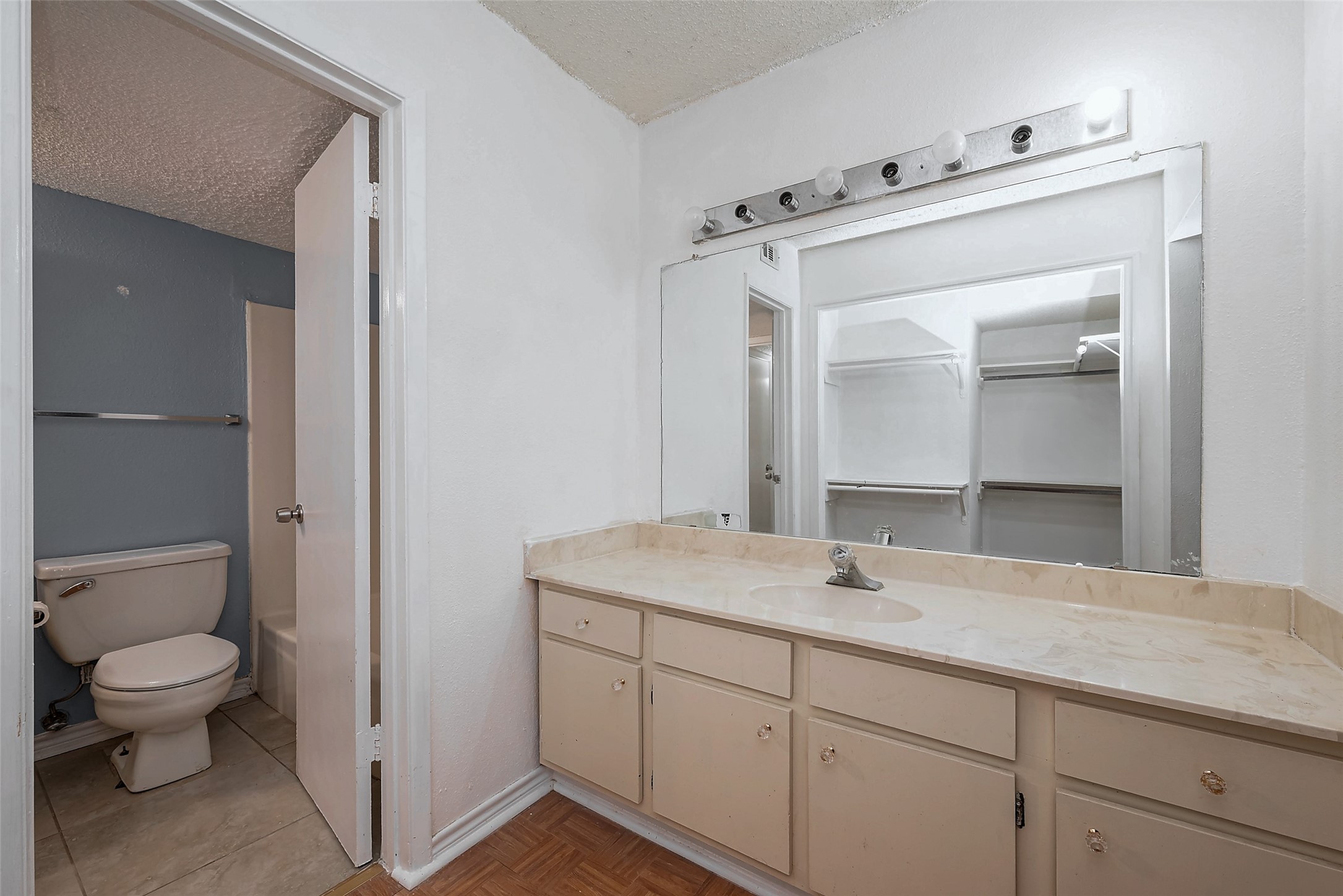 13002 Leader Street 903 Property Photo 22