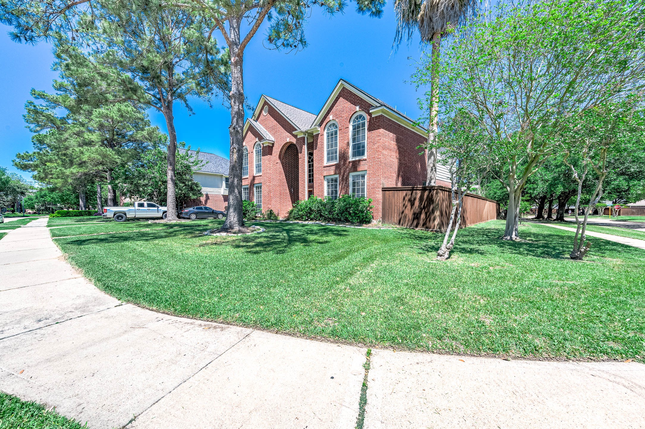 7902 Feather Springs Property Photo 3