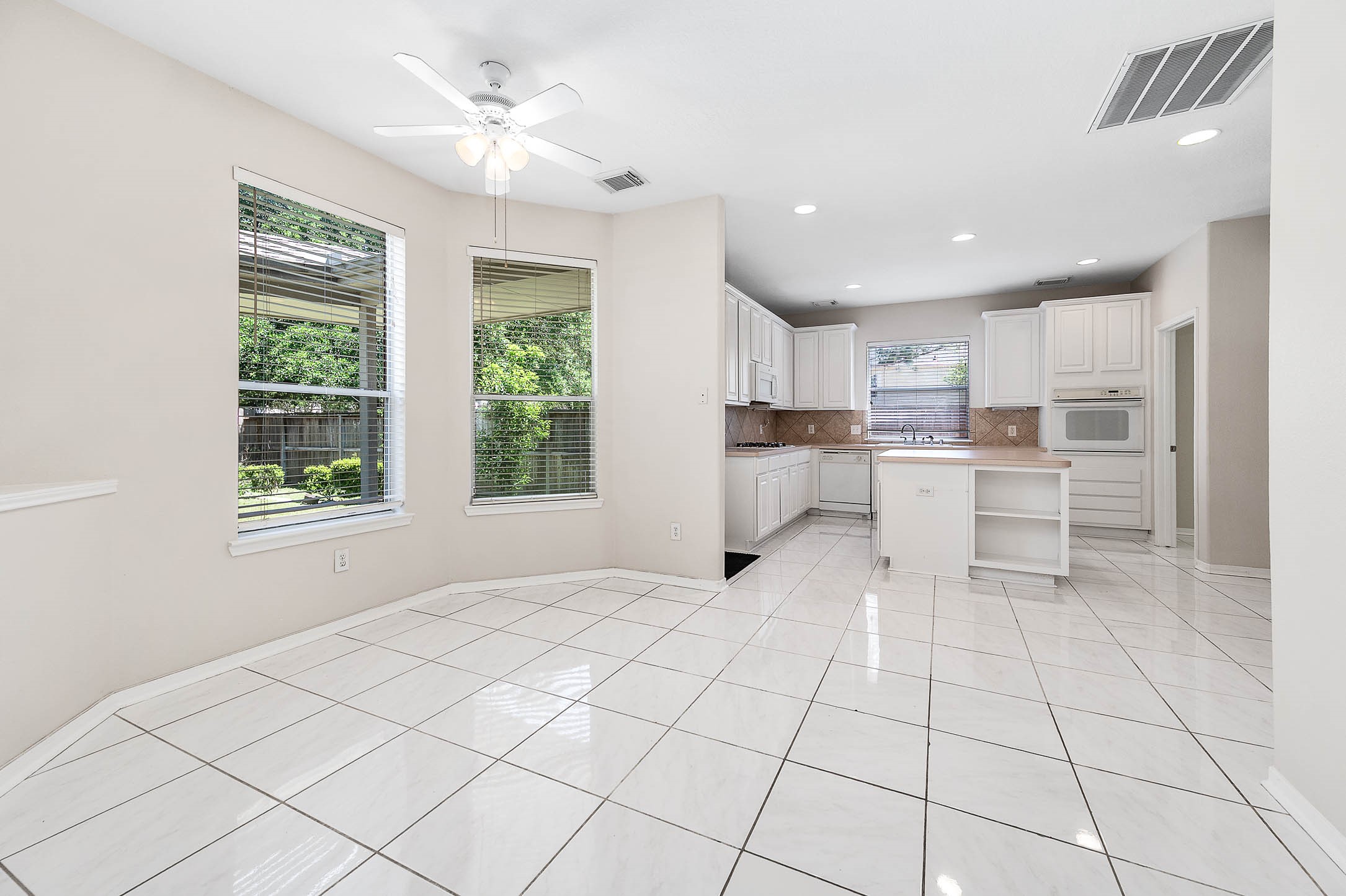 7902 Feather Springs Property Photo 14