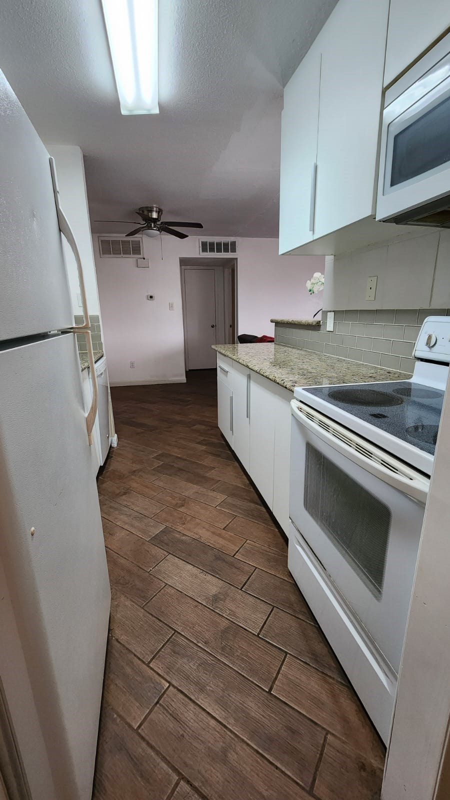 10603 S Wilcrest Drive 23 Property Photo 3