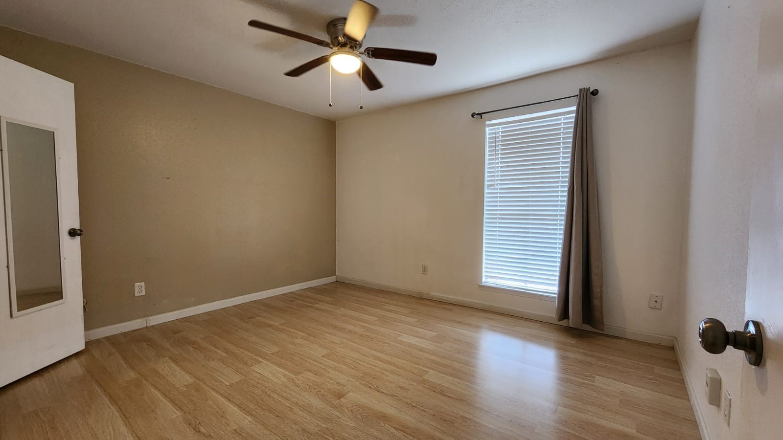 10603 S Wilcrest Drive 23 Property Photo 4