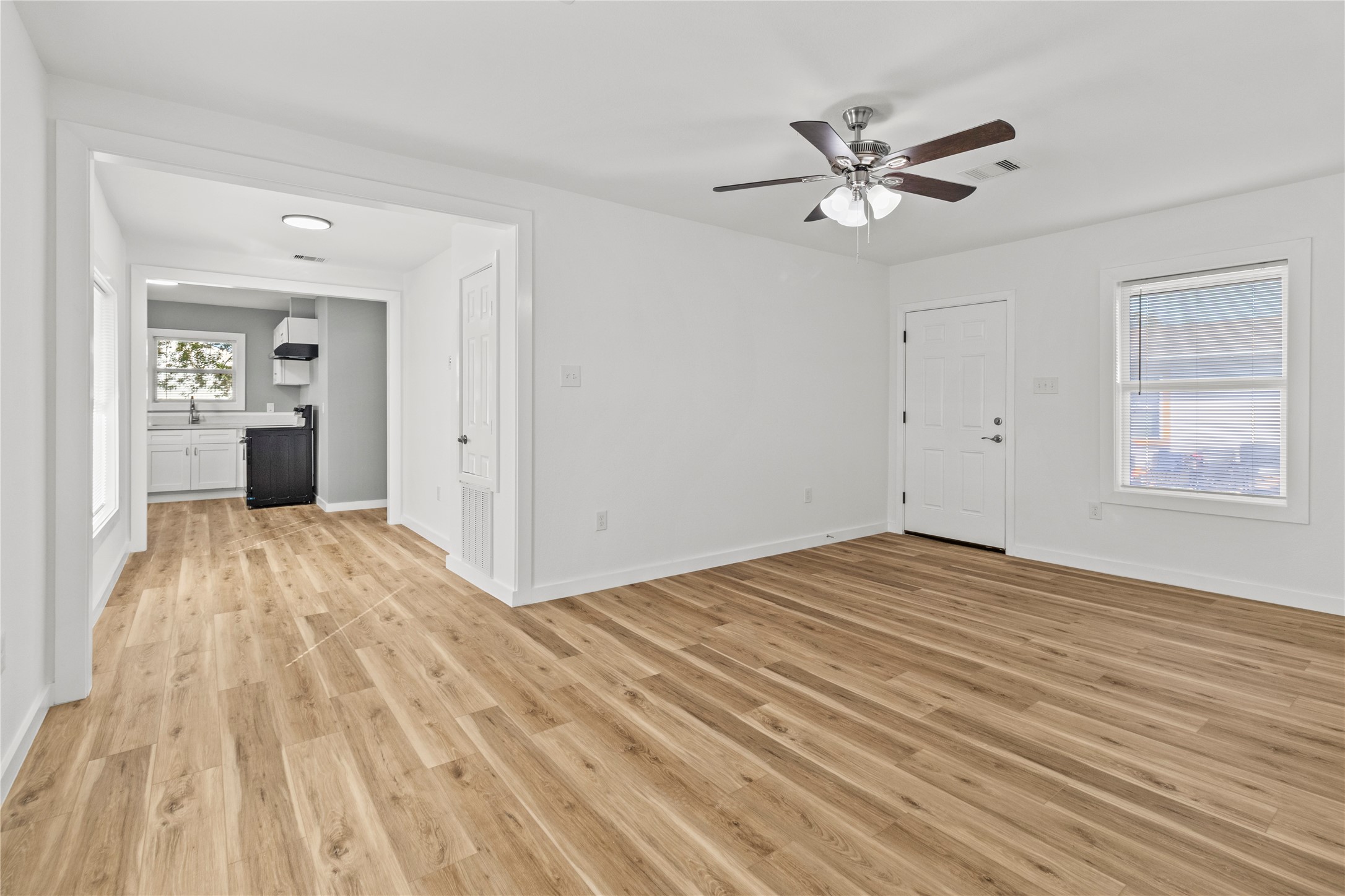 1717 W 4th Street Property Photo 3