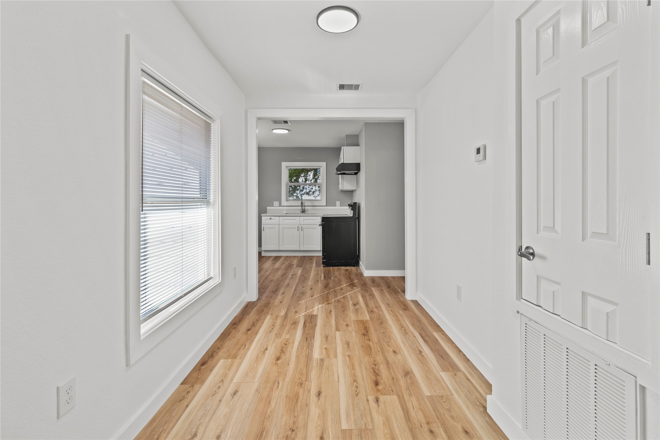 1717 W 4th Street Property Photo 5