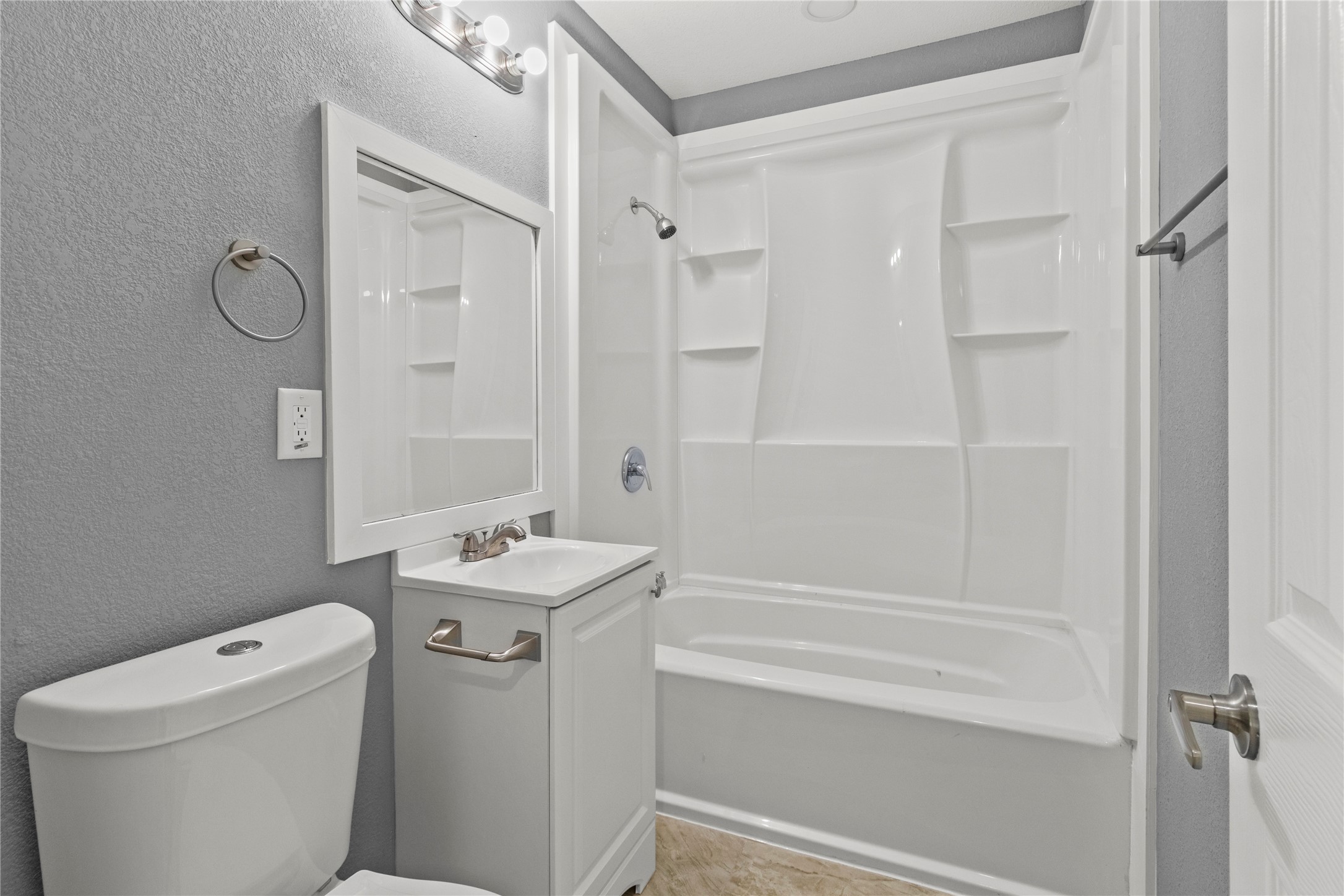 1717 W 4th Street Property Photo 7