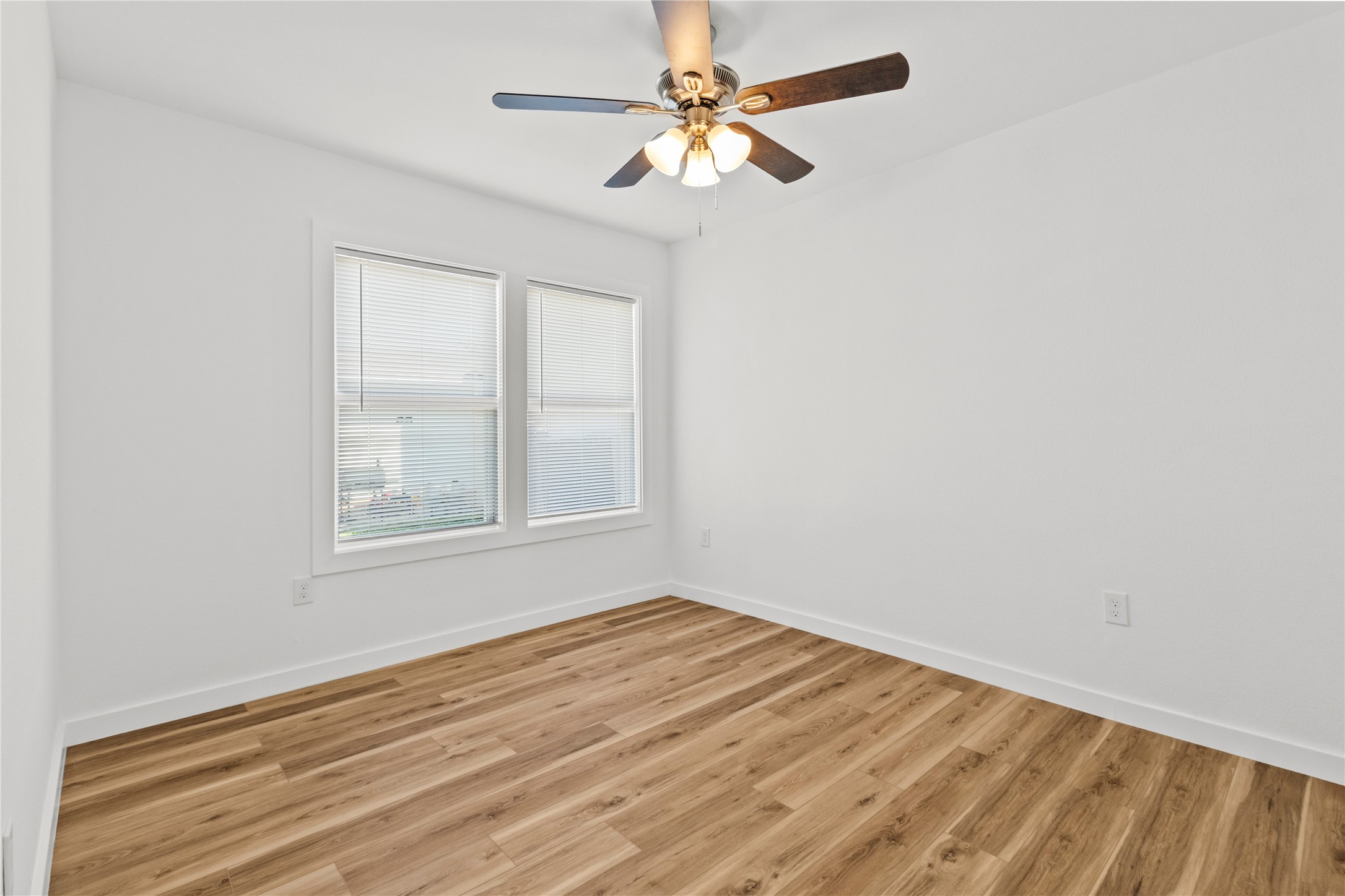 1717 W 4th Street Property Photo 9