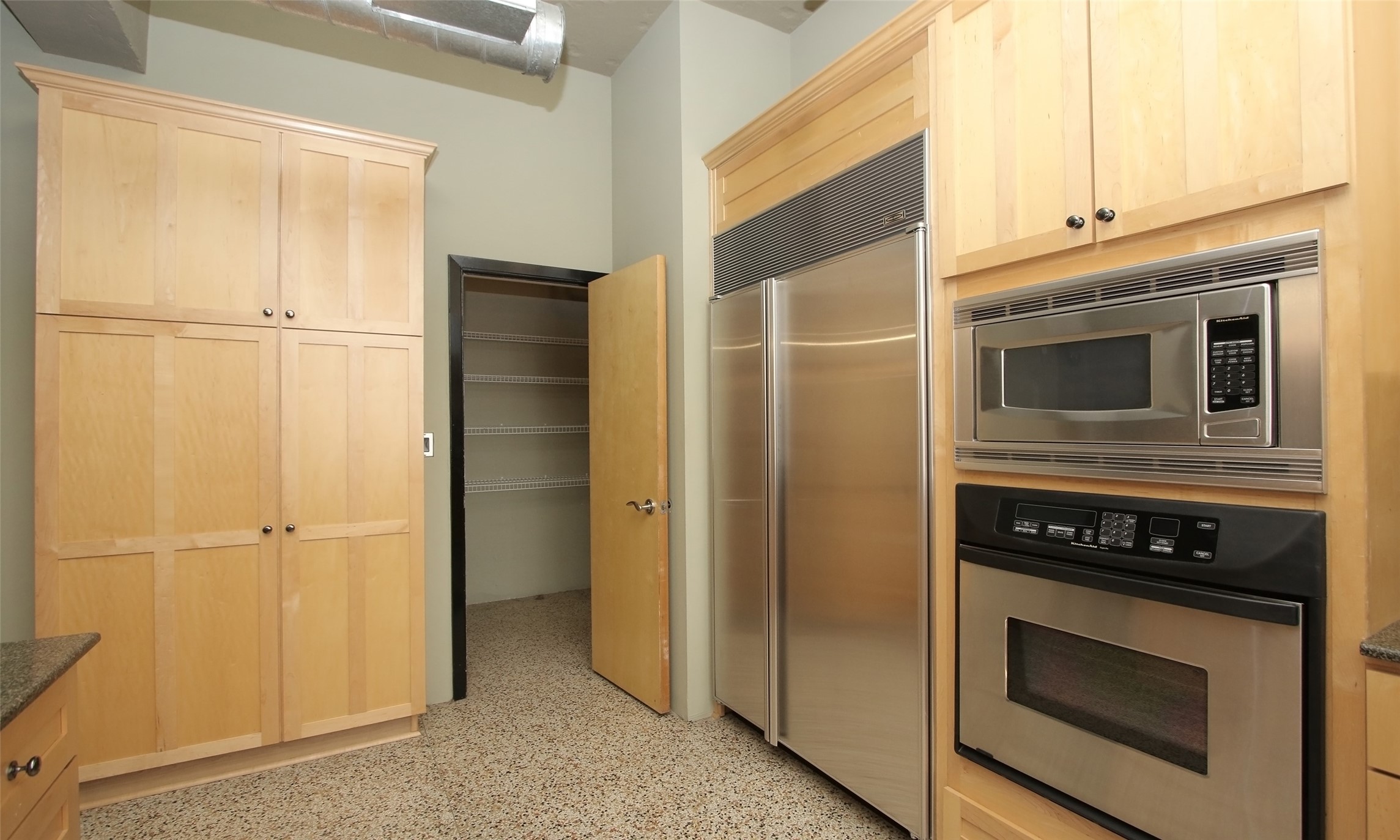 711 Main Street 505 Property Photo 9
