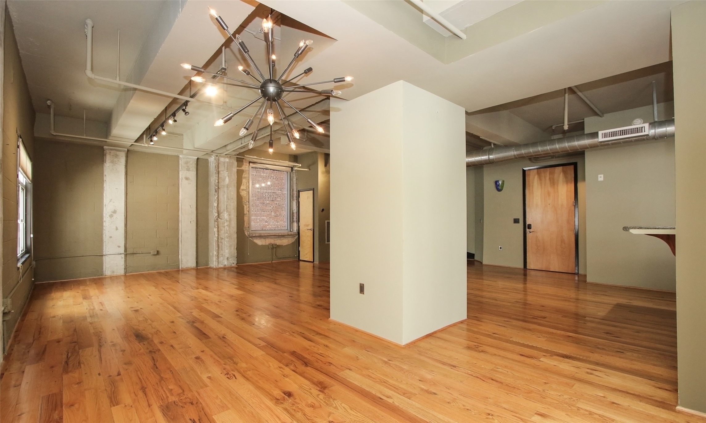 711 Main Street 505 Property Photo 12