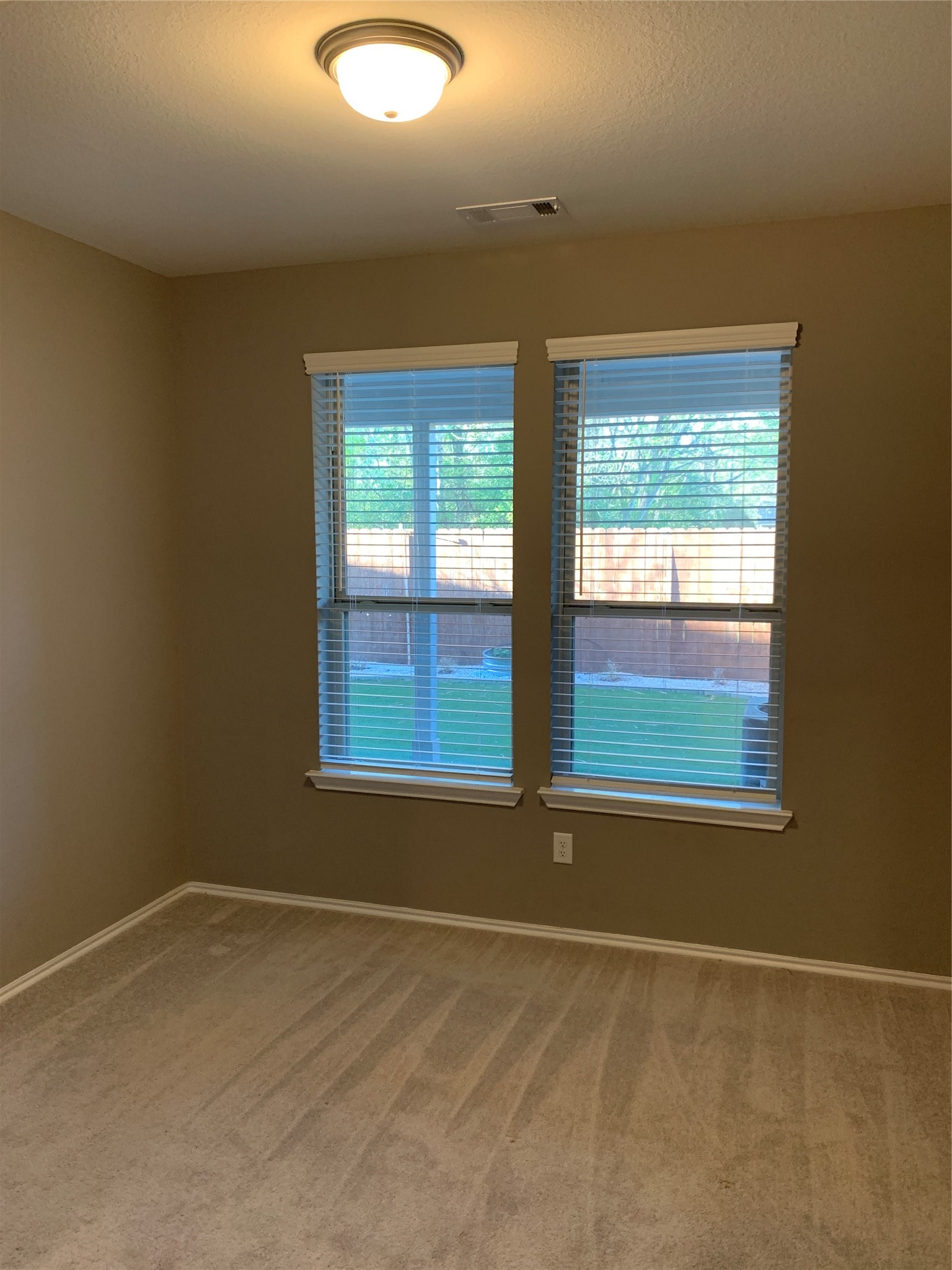 10942 Cannes Memorial Dr Property Photo 3