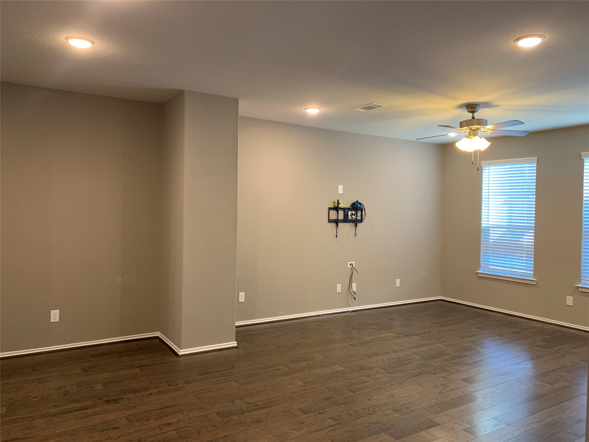 10942 Cannes Memorial Dr Property Photo 6