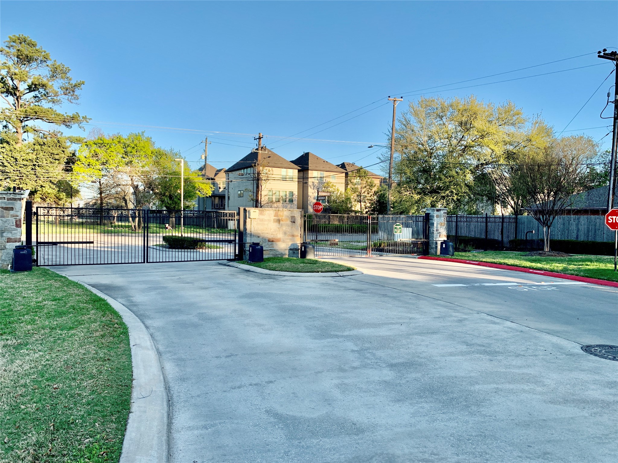 10942 Cannes Memorial Dr Property Photo 34