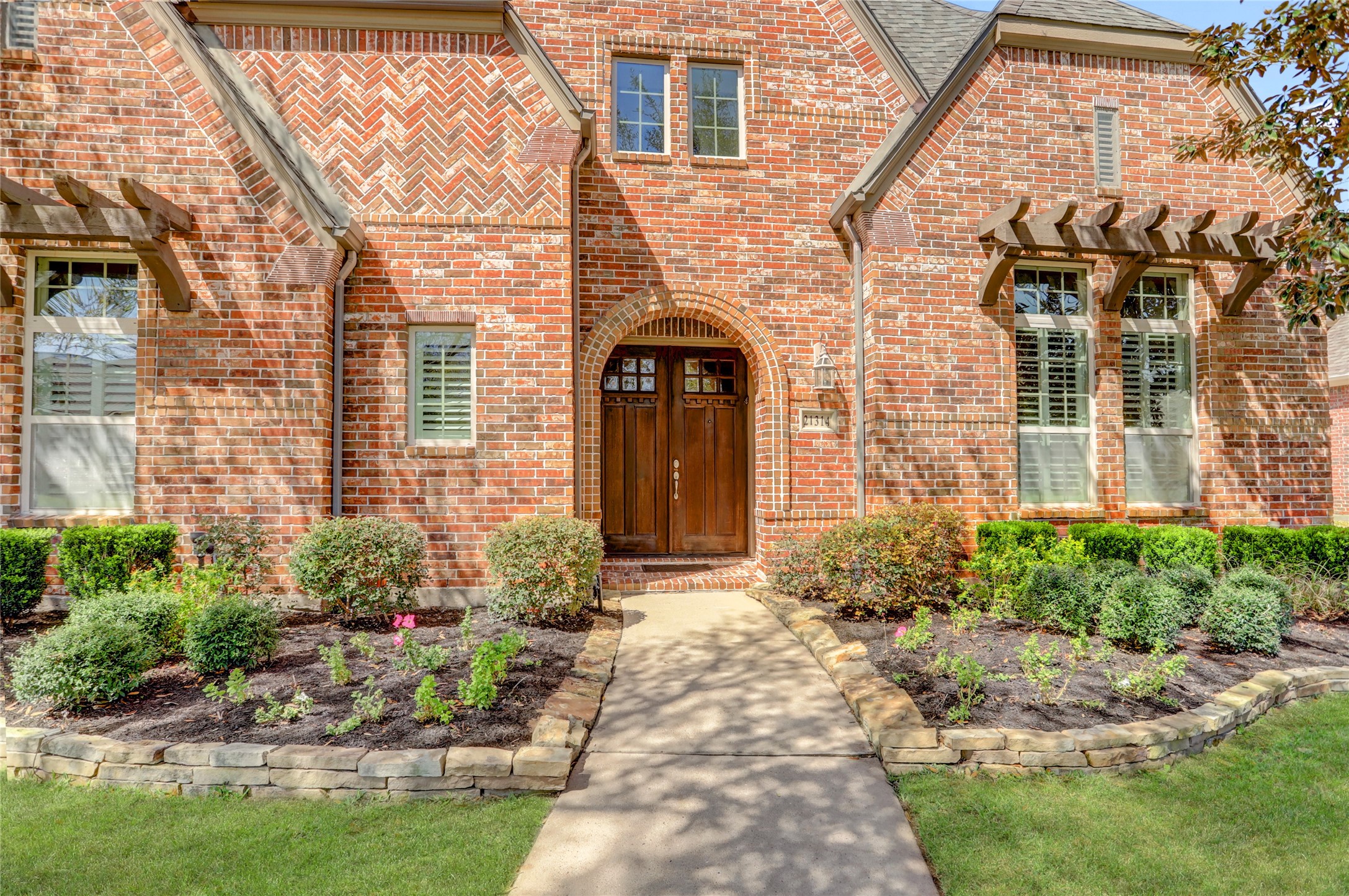 21314 Aurora Park Drive Property Photo 4