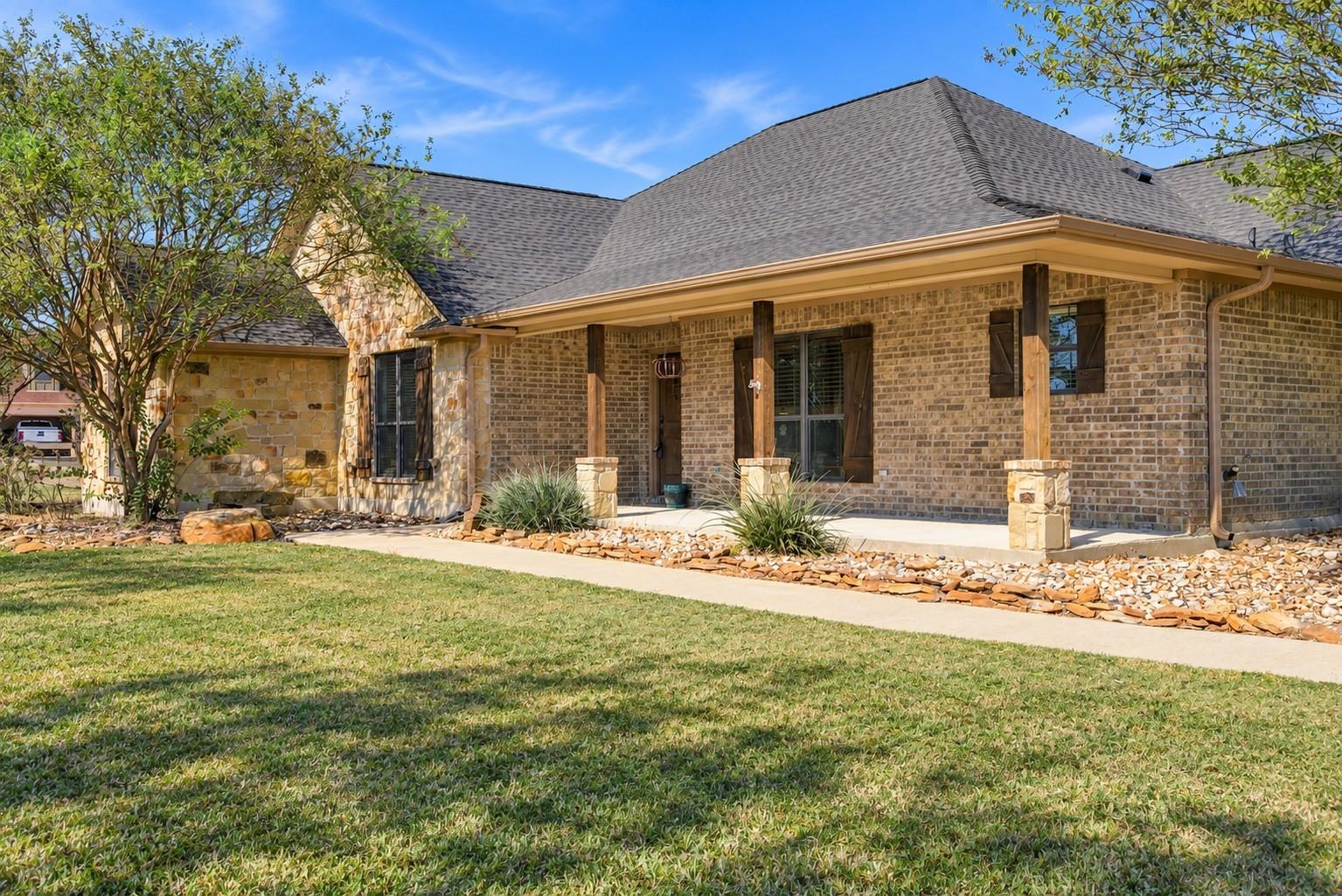 7443 Field Creek Estates Drive, Bryan Tx 77808 Property Photo 1