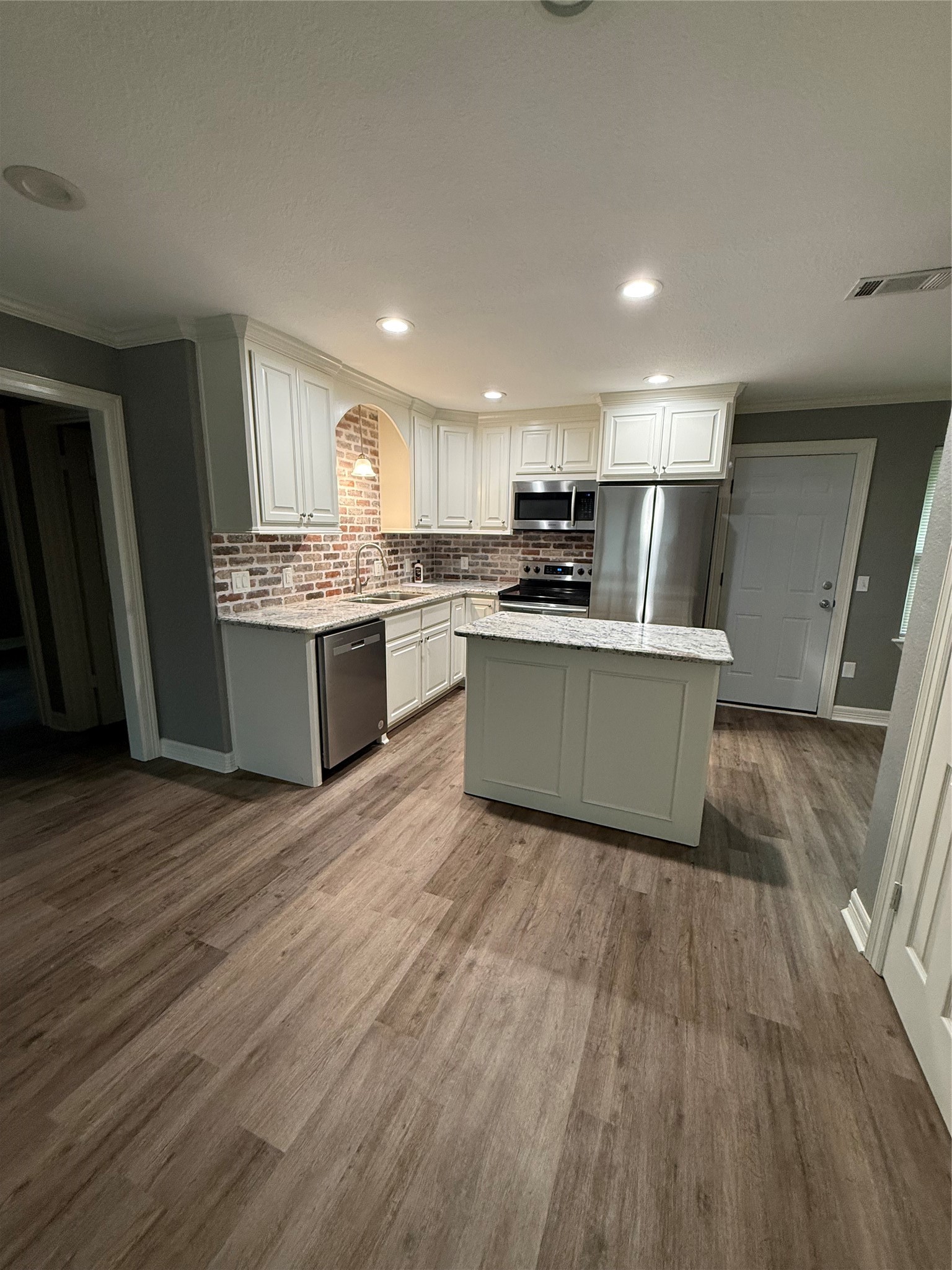 104 Mimosa Street Property Photo 4