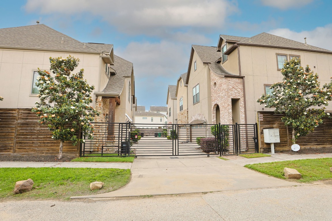 2108 Sherwin Street Property Photo