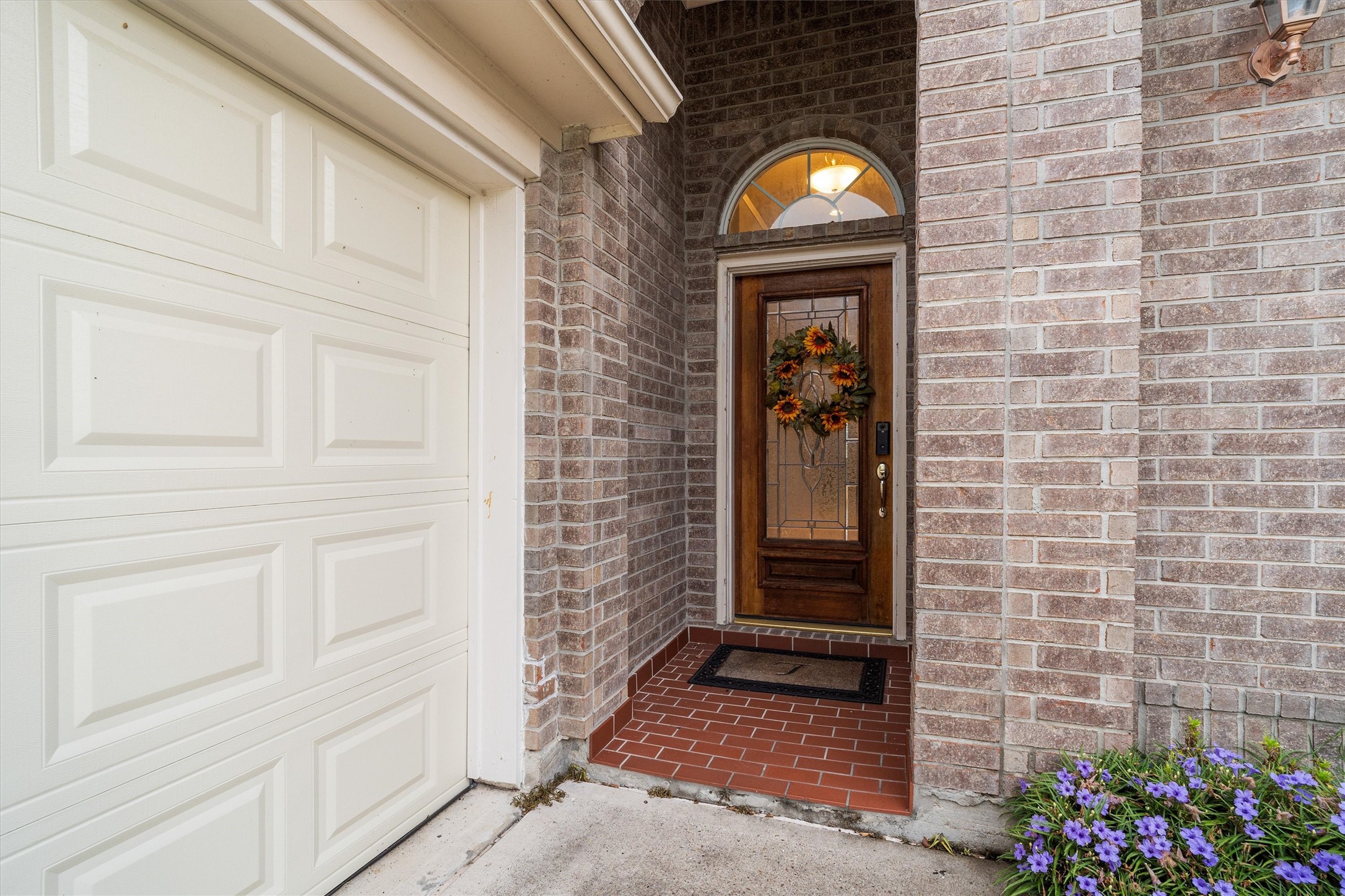 2429 Baycrest Drive Property Photo 3