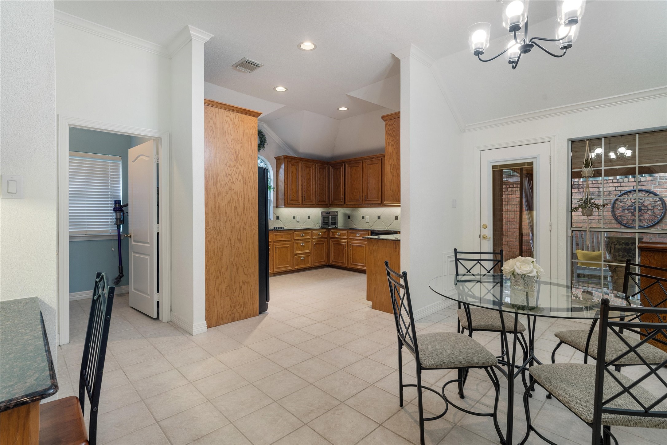 2429 Baycrest Drive Property Photo 10