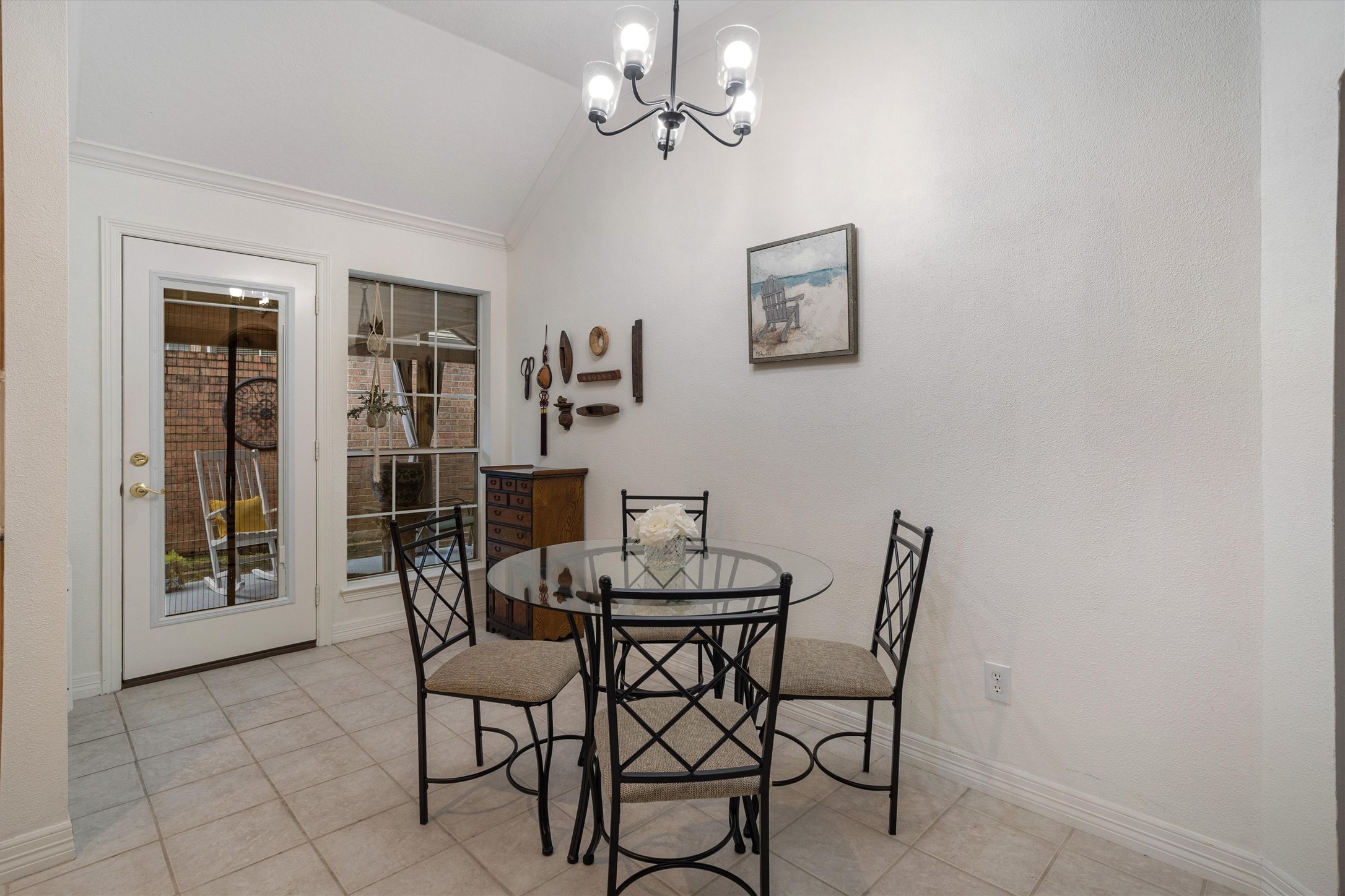 2429 Baycrest Drive Property Photo 11