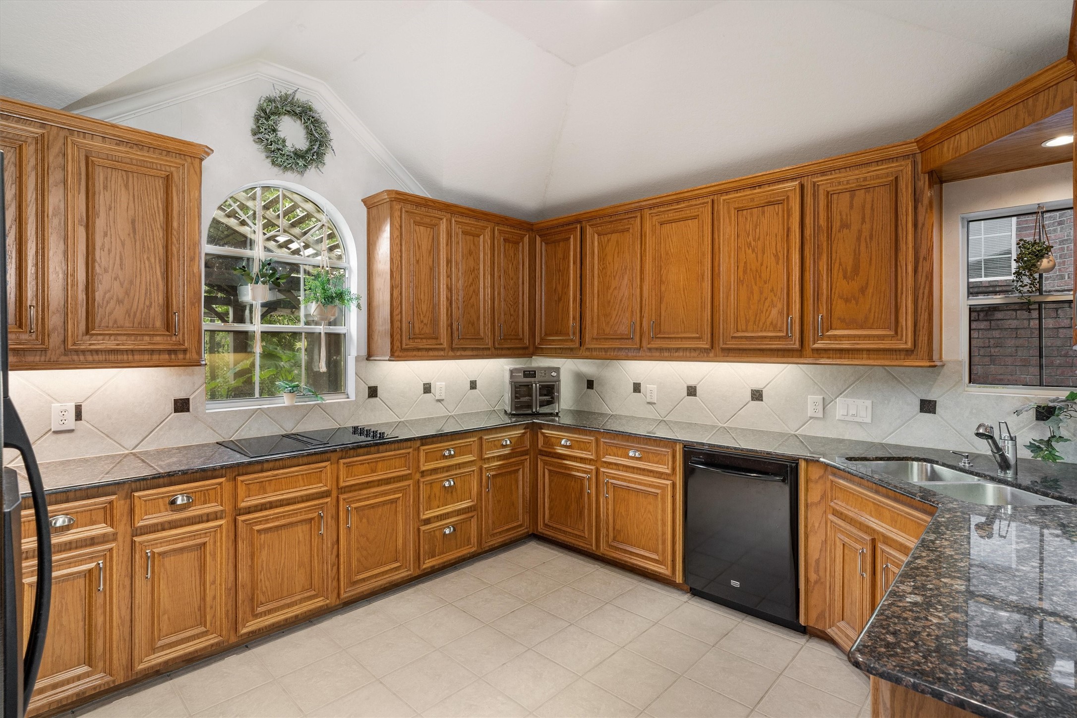 2429 Baycrest Drive Property Photo 13