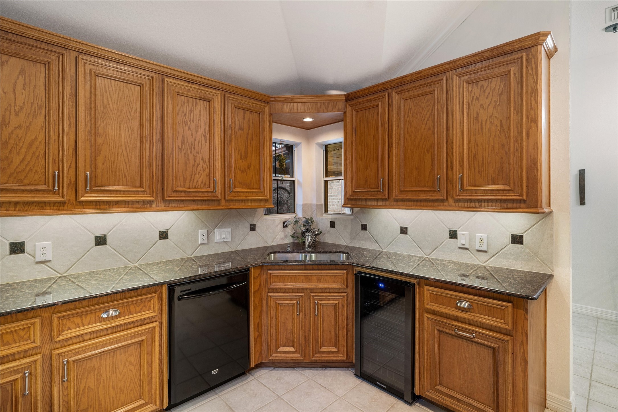 2429 Baycrest Drive Property Photo 15