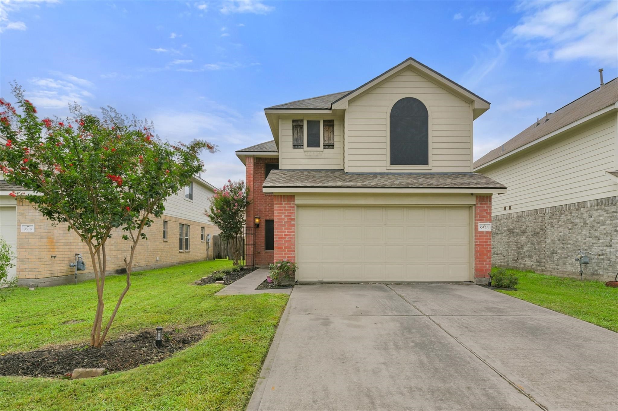 9523 Wyatt Oak Lane Property Photo 1