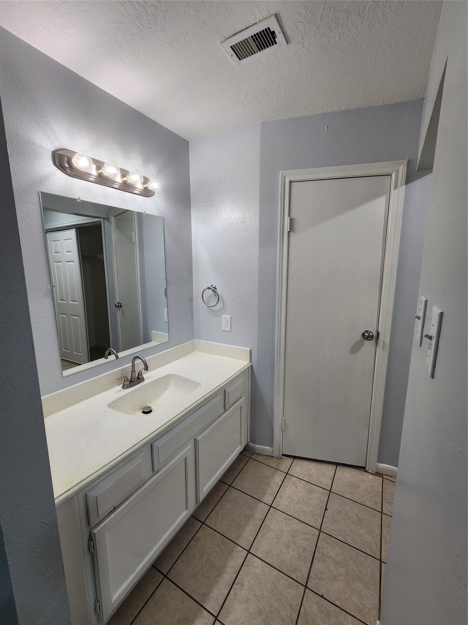 5003 Maurita Drive Property Photo 15