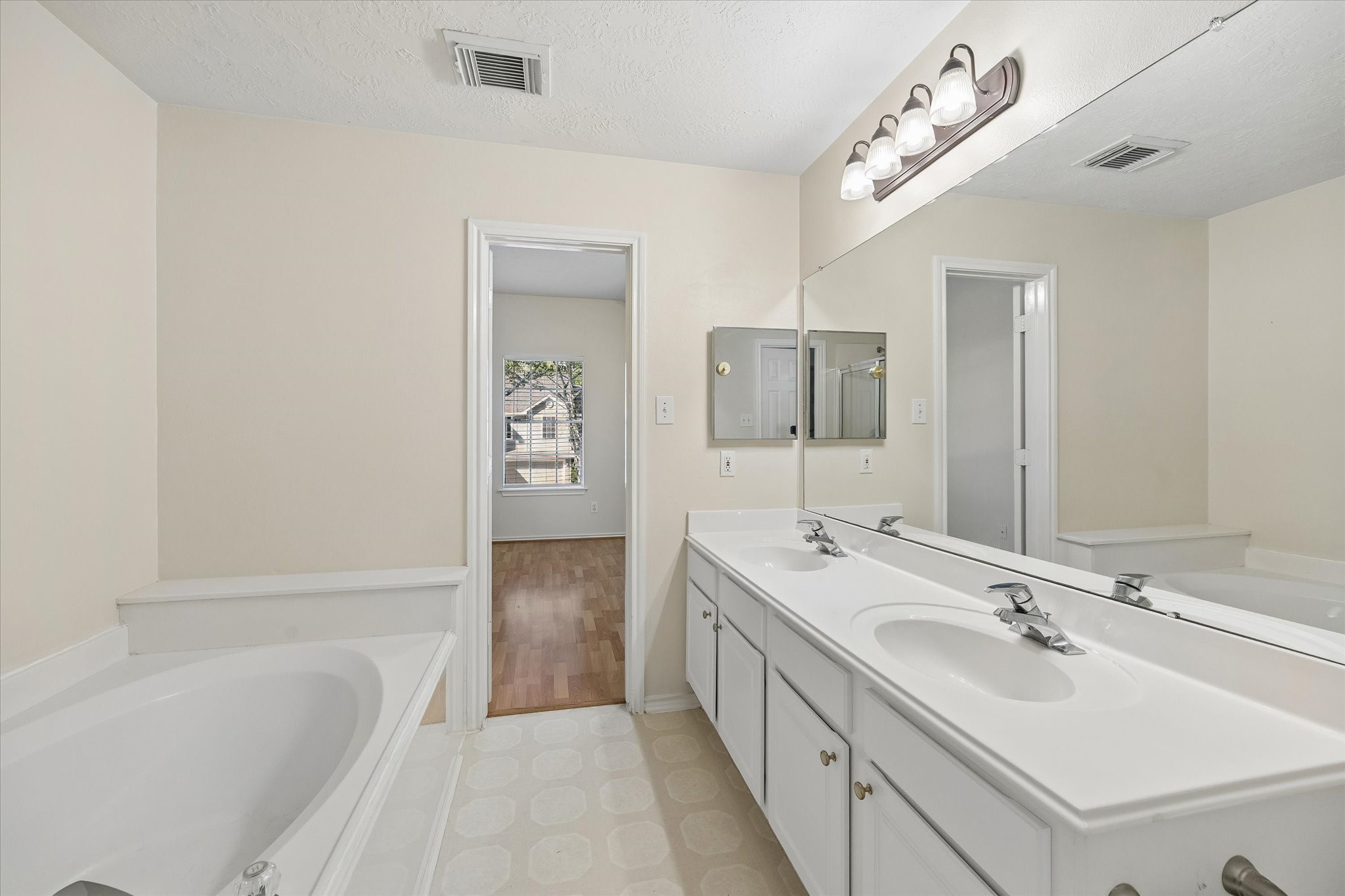 139 Anise Tree Place Property Photo 16