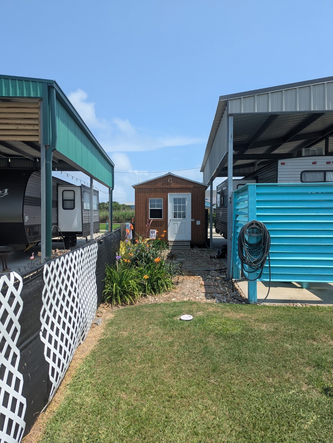 1815 Honeysuckle Property Photo 7