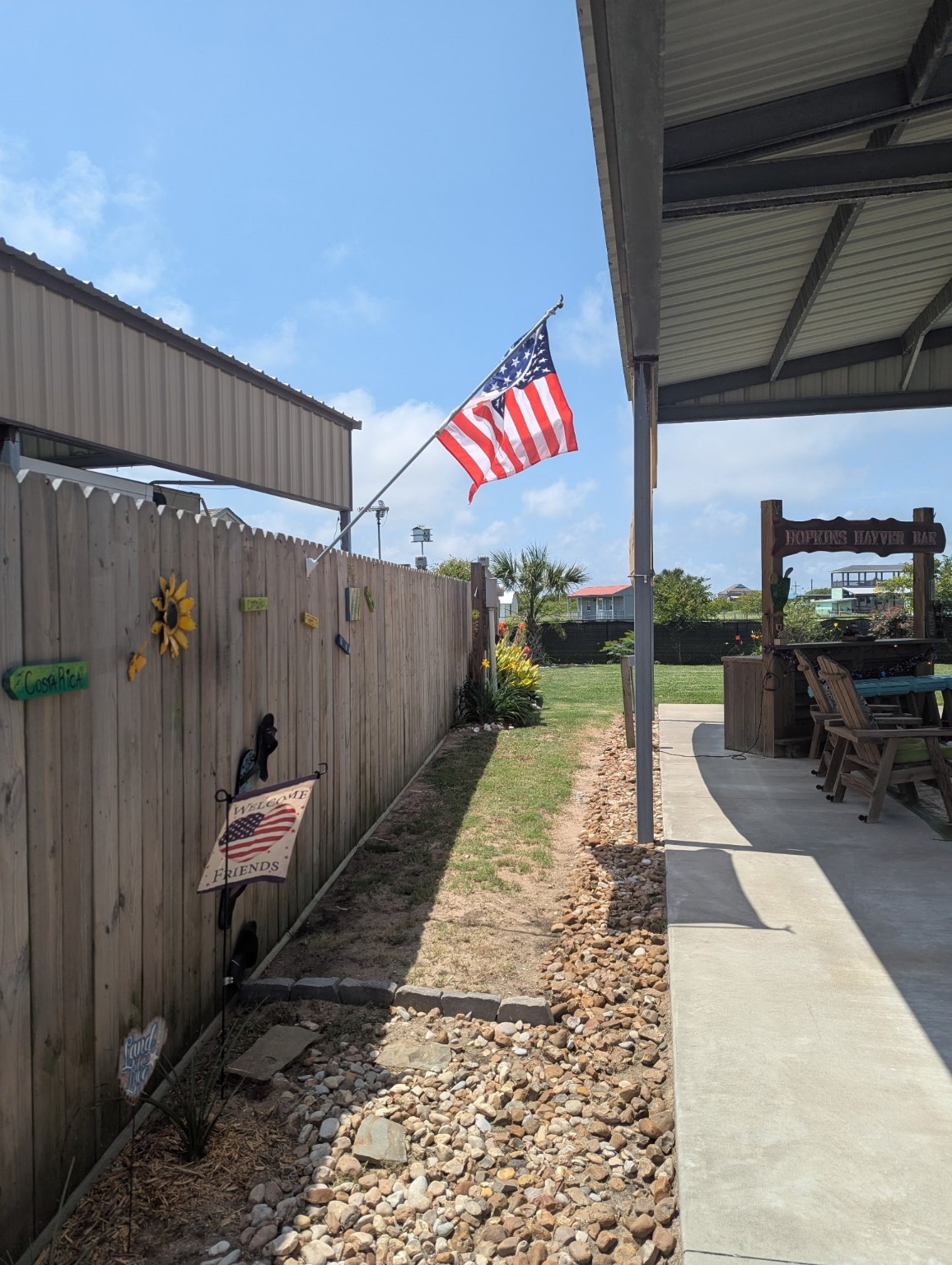 1815 Honeysuckle Property Photo 8