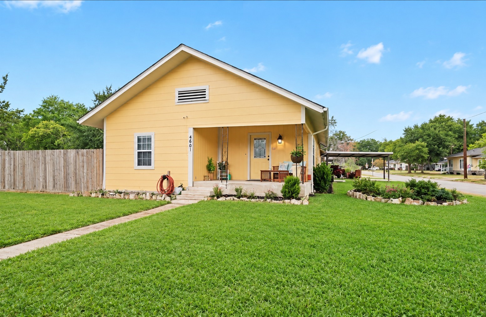 460 7th Street Property Photo 1
