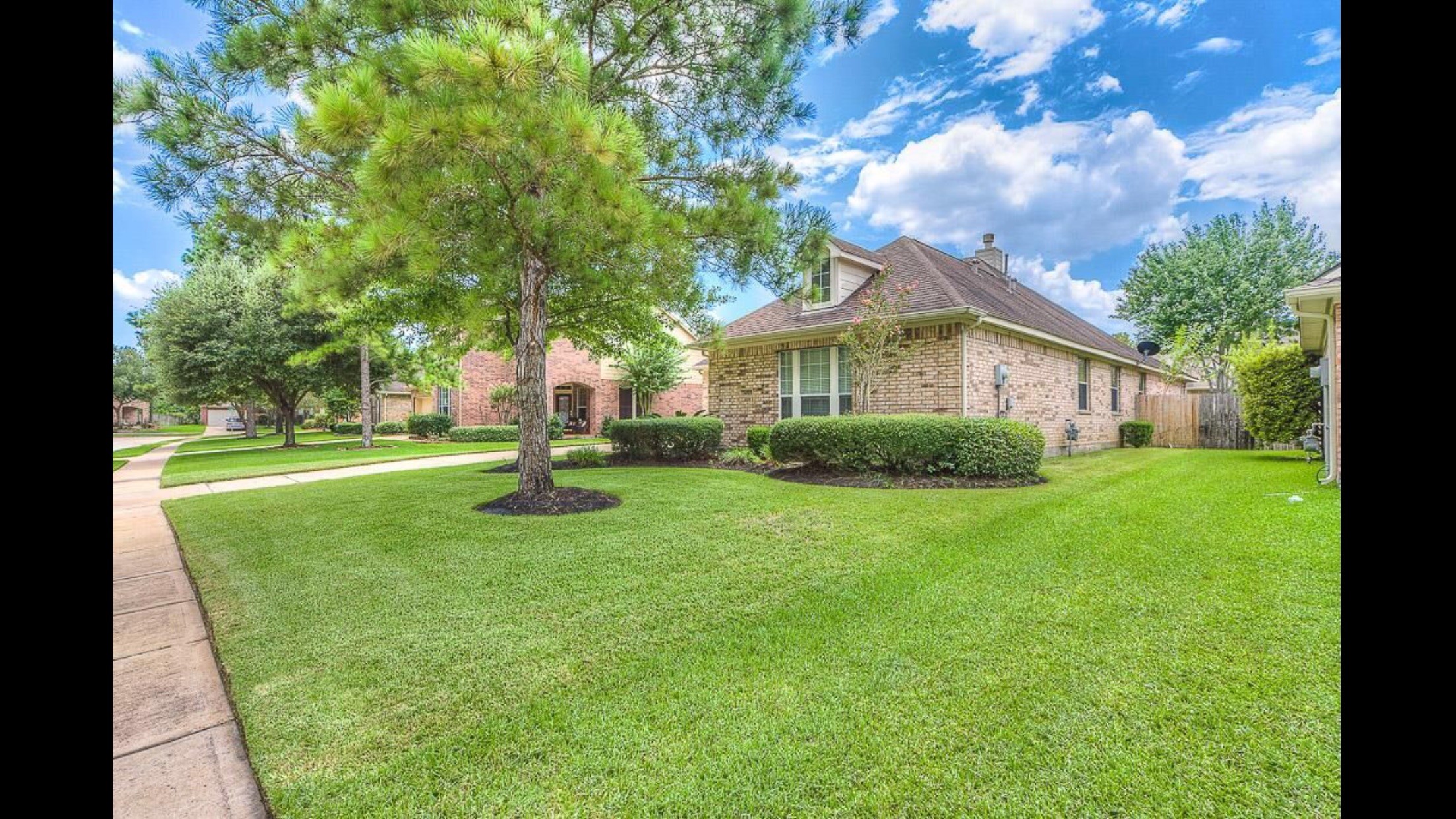 24023 Northshire Lane Property Photo 3
