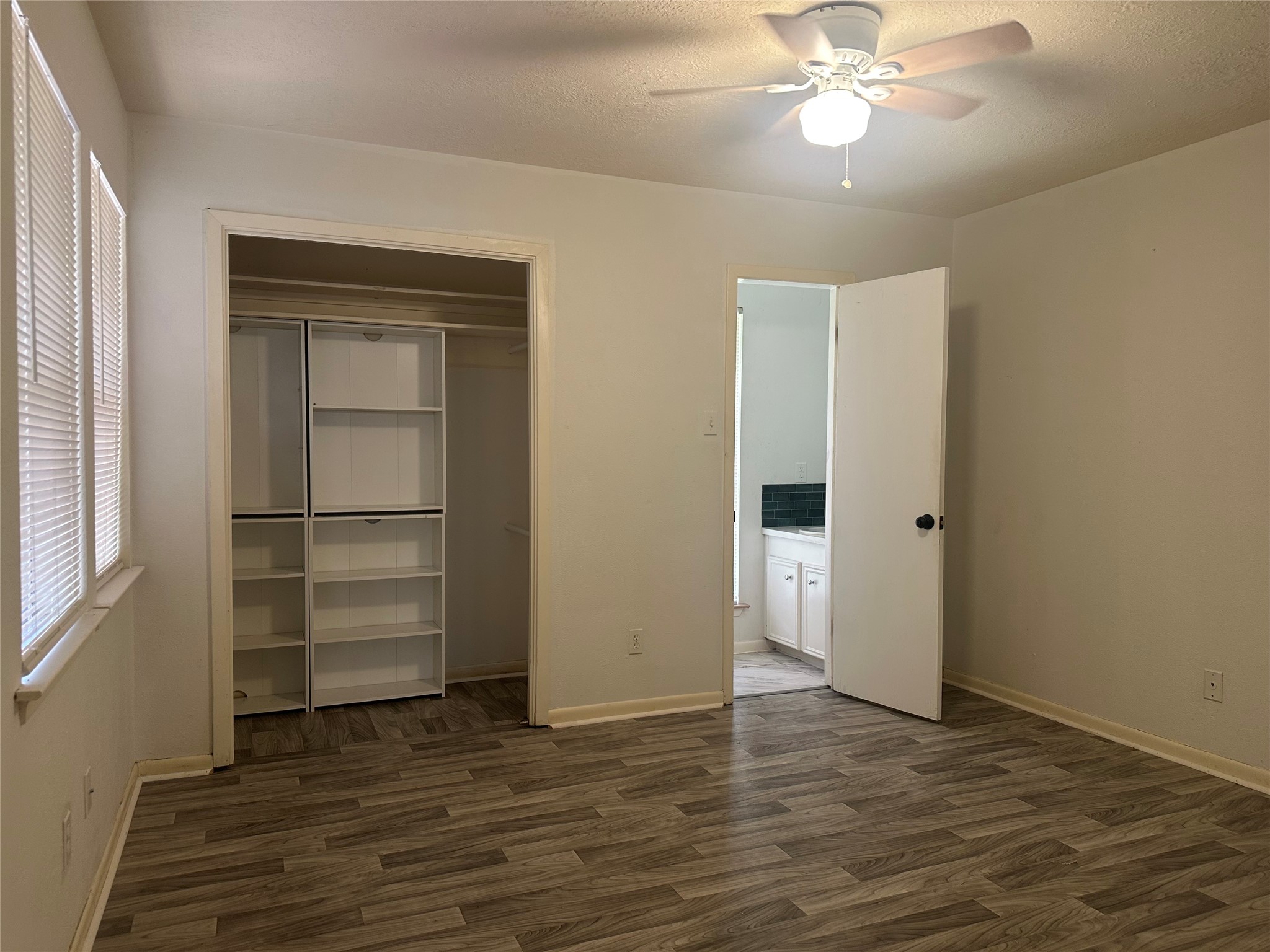 600 Normal Park B Property Photo 6