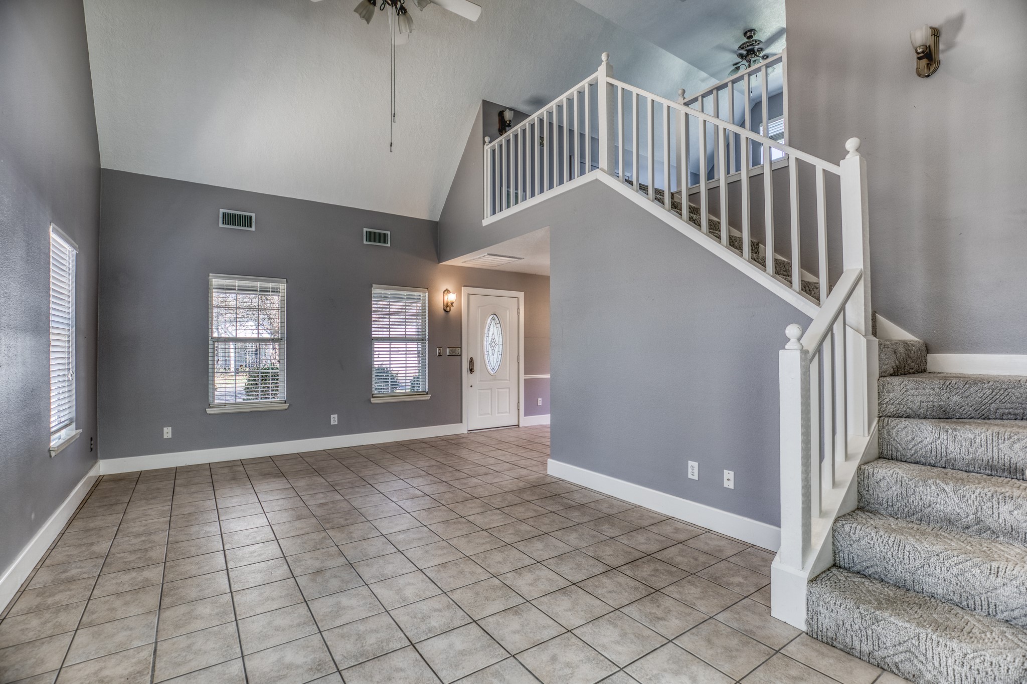 210 W Bell Street Property Photo 6