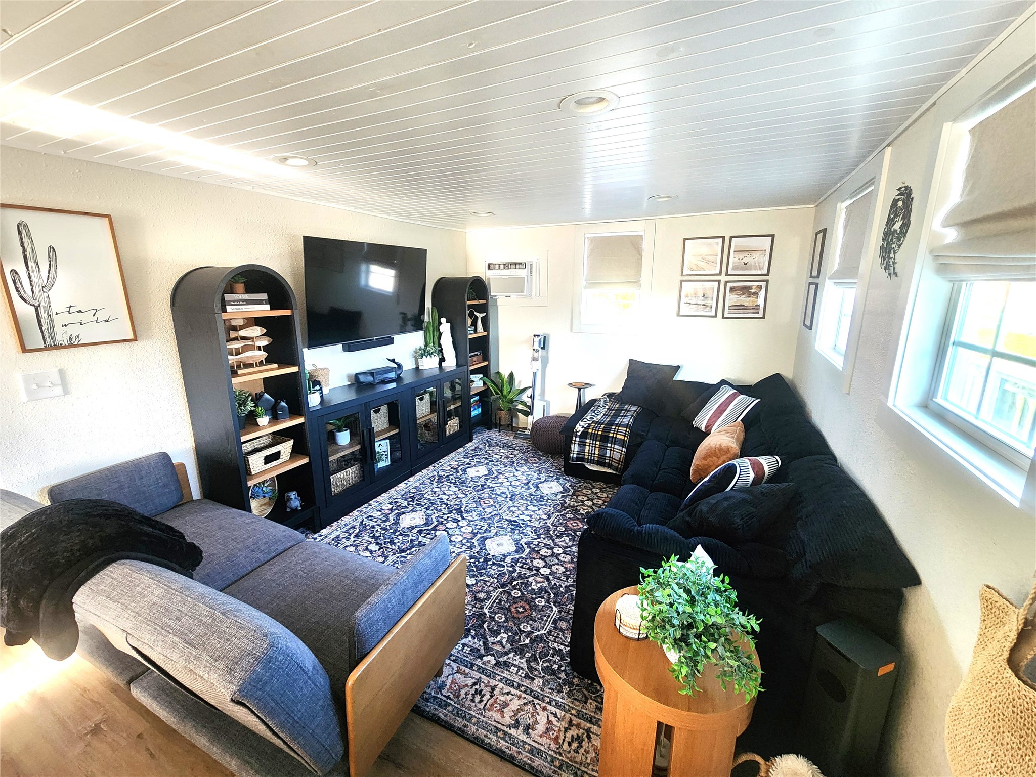 1061 N Sage Road Property Photo 2