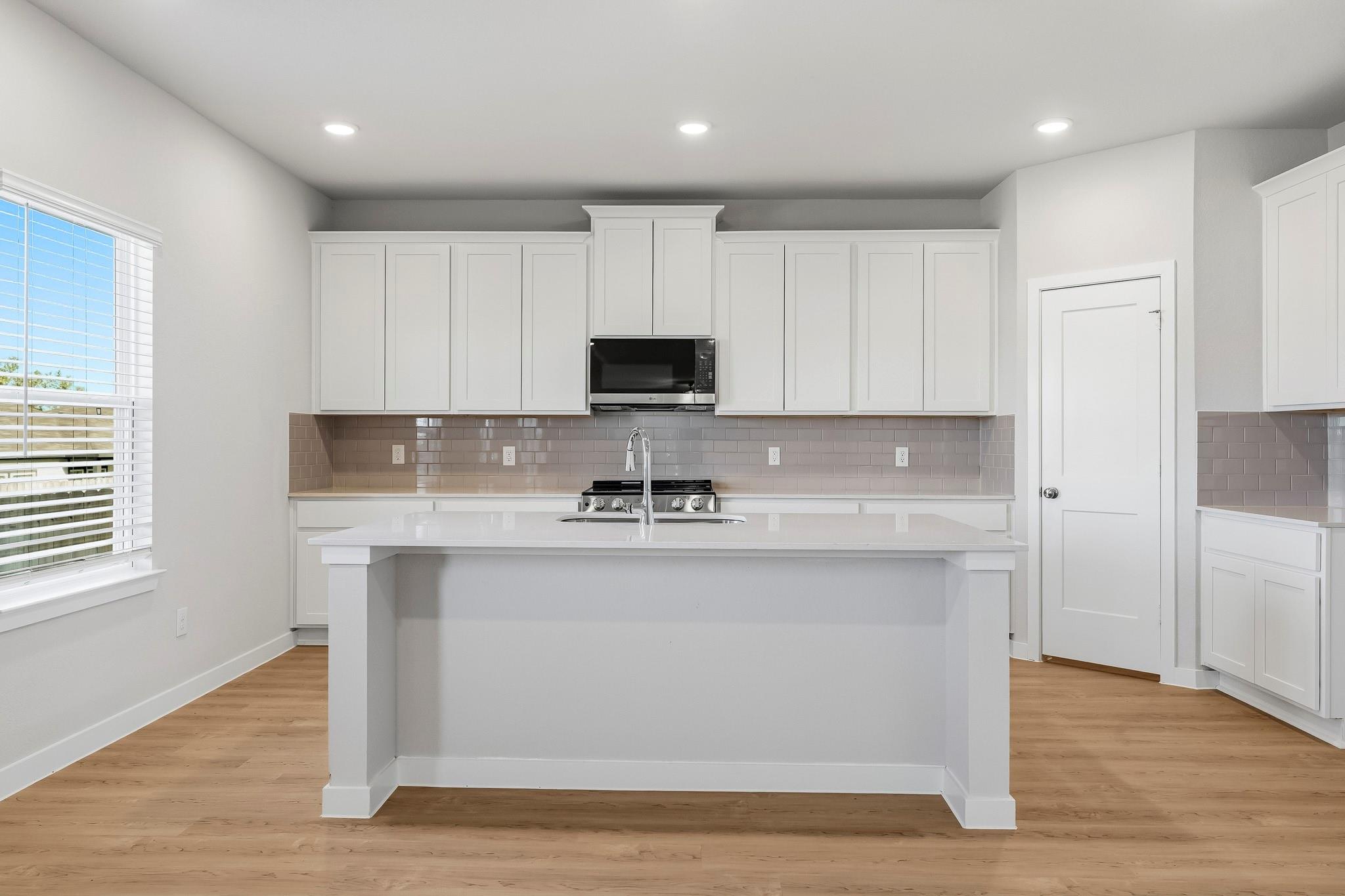 10703 Aston Court, Bryan Tx 77845 Property Photo 4