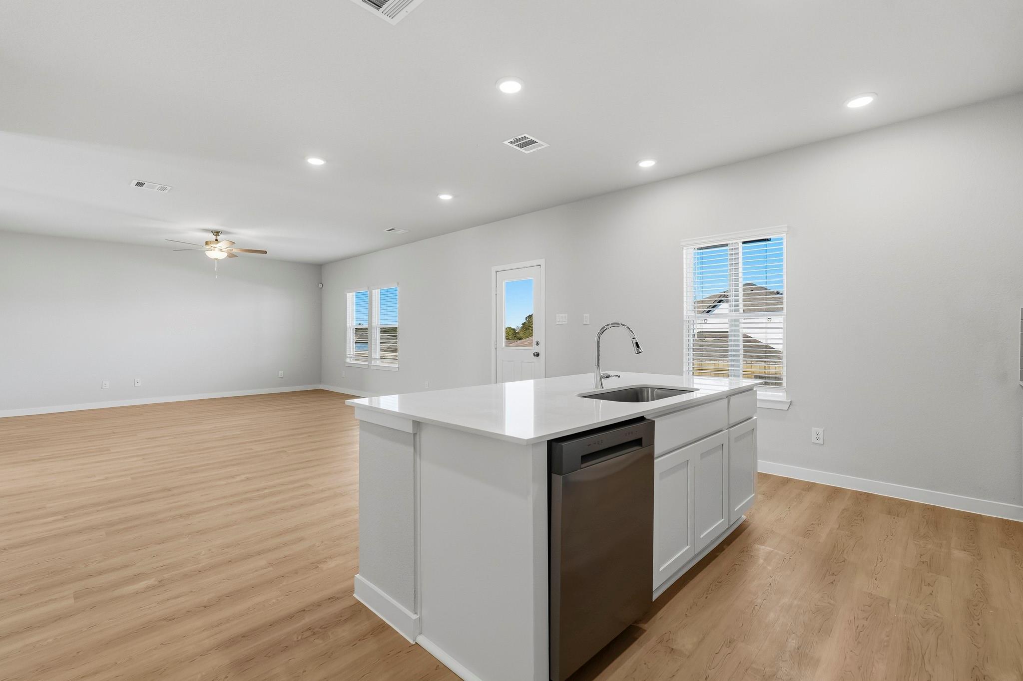10703 Aston Court, Bryan Tx 77845 Property Photo 6