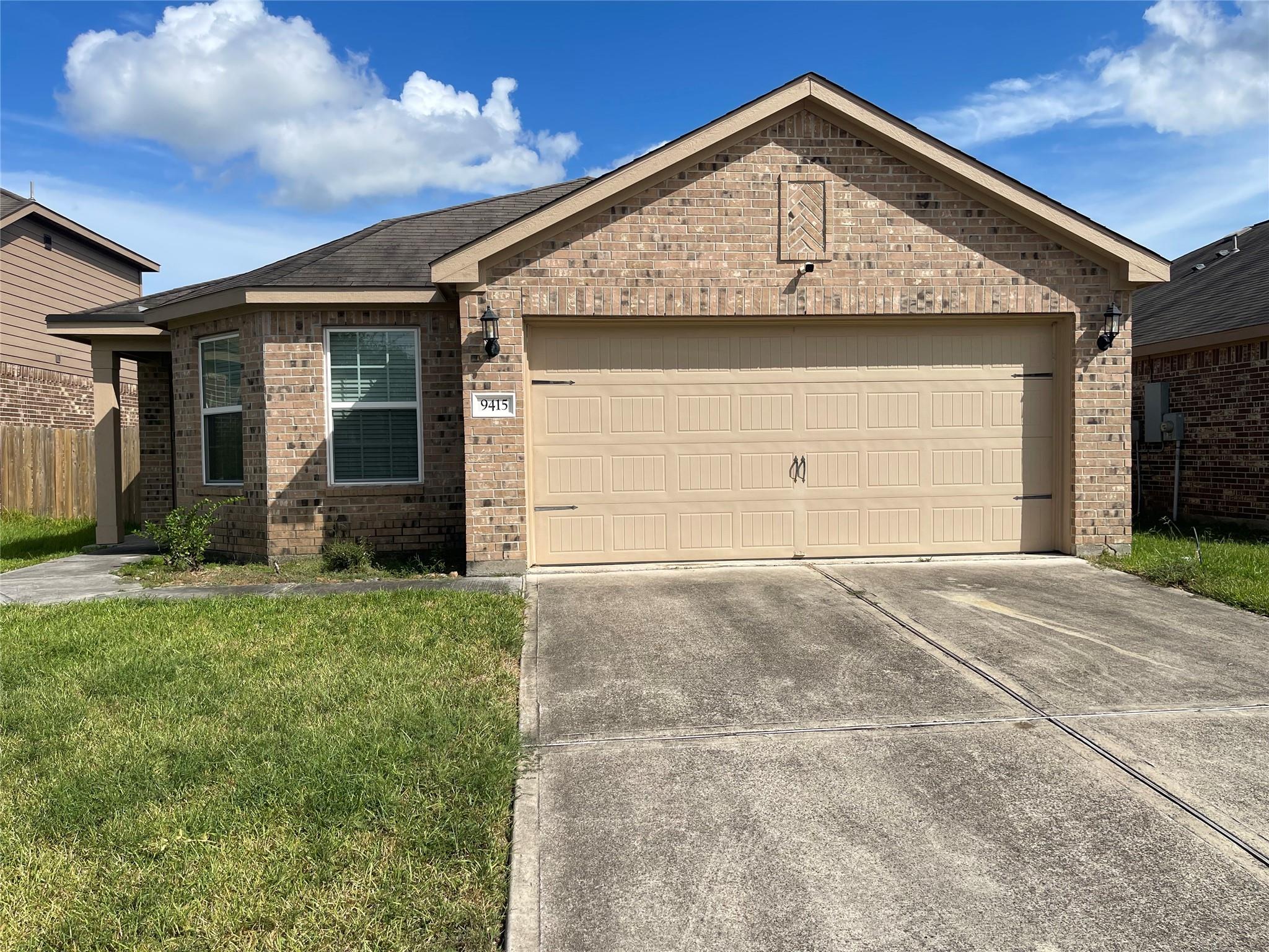 9415 Opal Gates Drive Property Photo 1